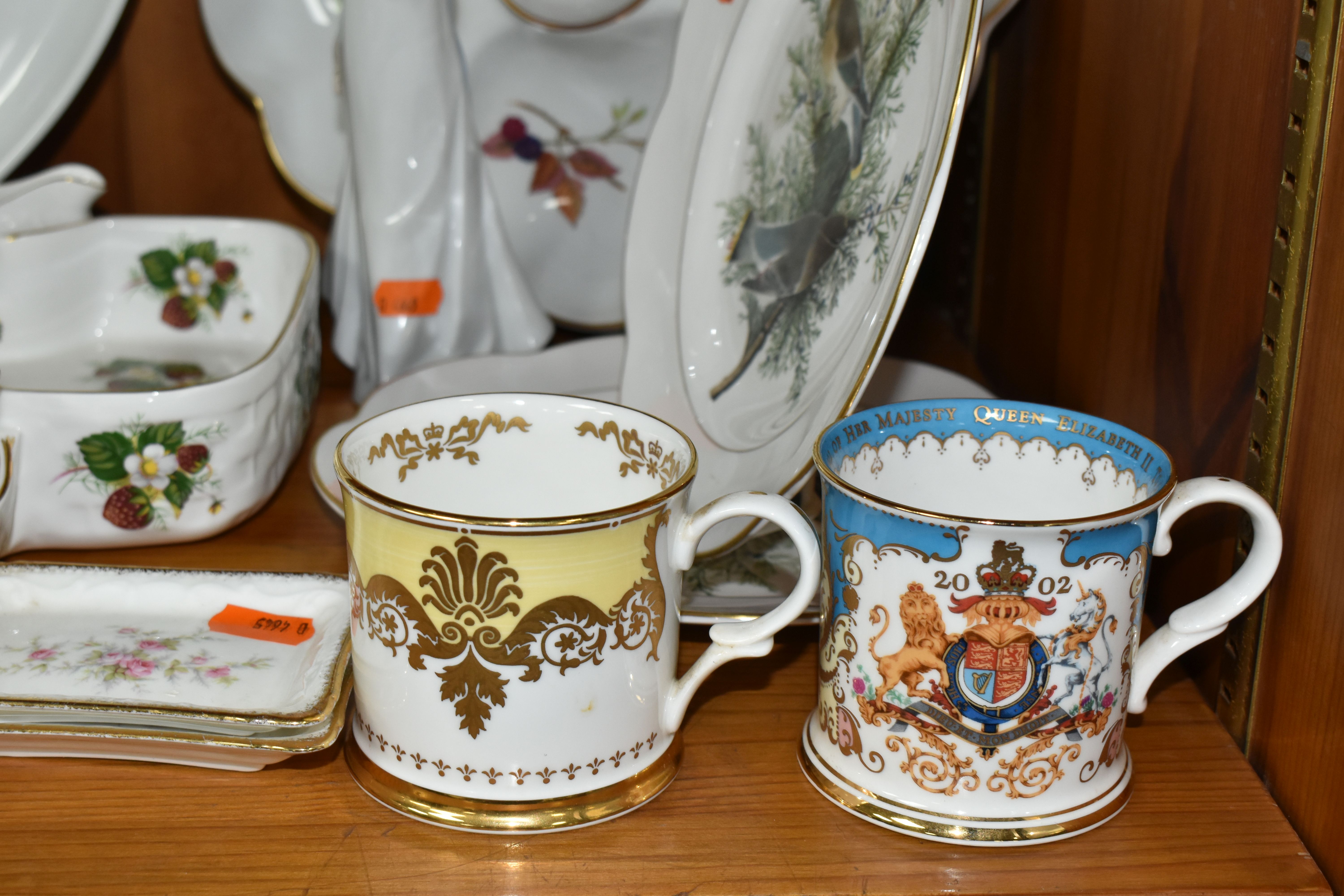 A GROUP OF NAMED CERAMICS, comprising a Hammersley strawberry set, a Spode 'Fleur De Lys Gold' - Image 7 of 11