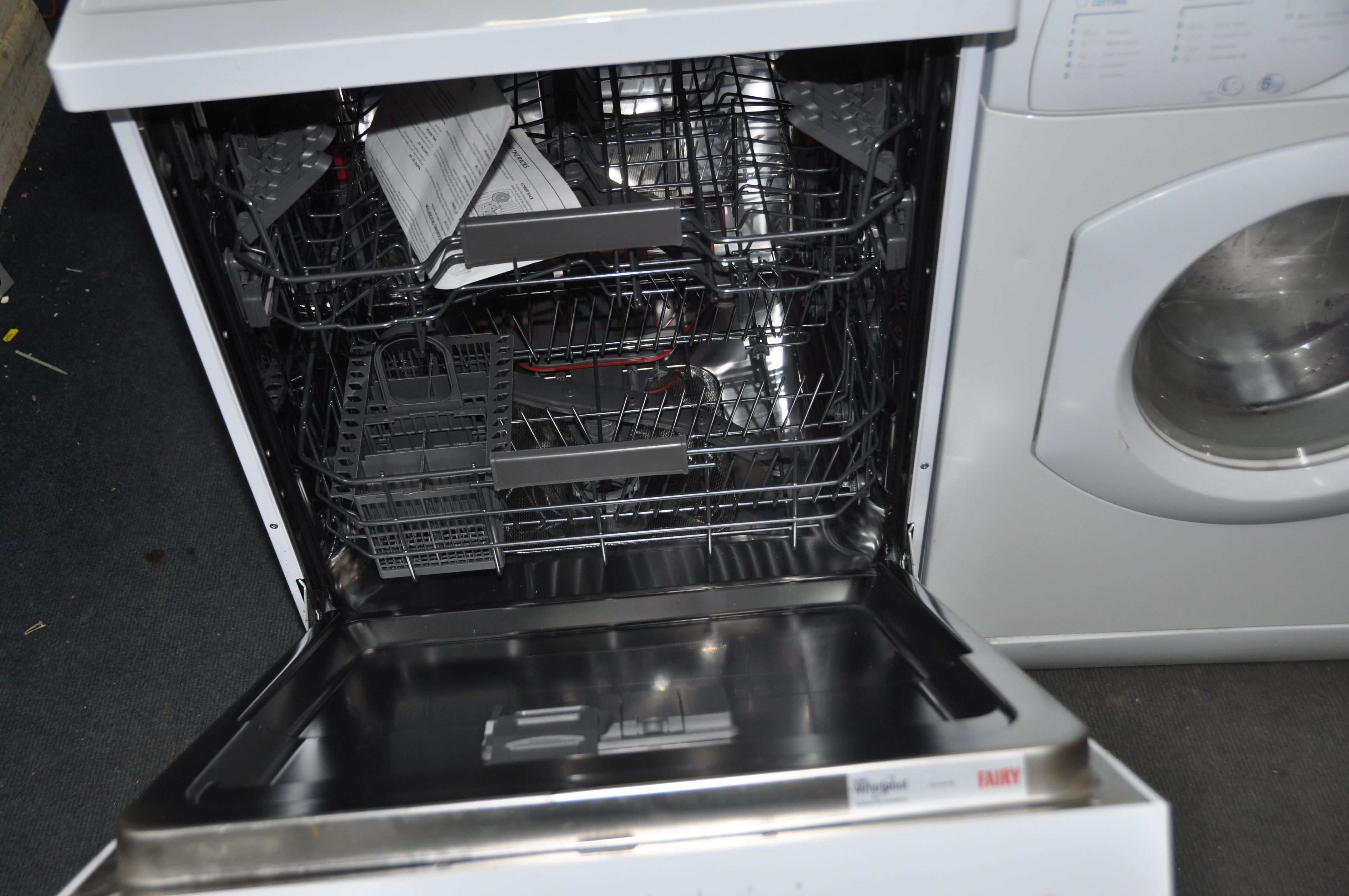 A WHIRLPOOL WFC3C24PUK DISHWASHER width 60cm depth 60cm height 85cm (PAT pass , powers up but not - Image 2 of 2