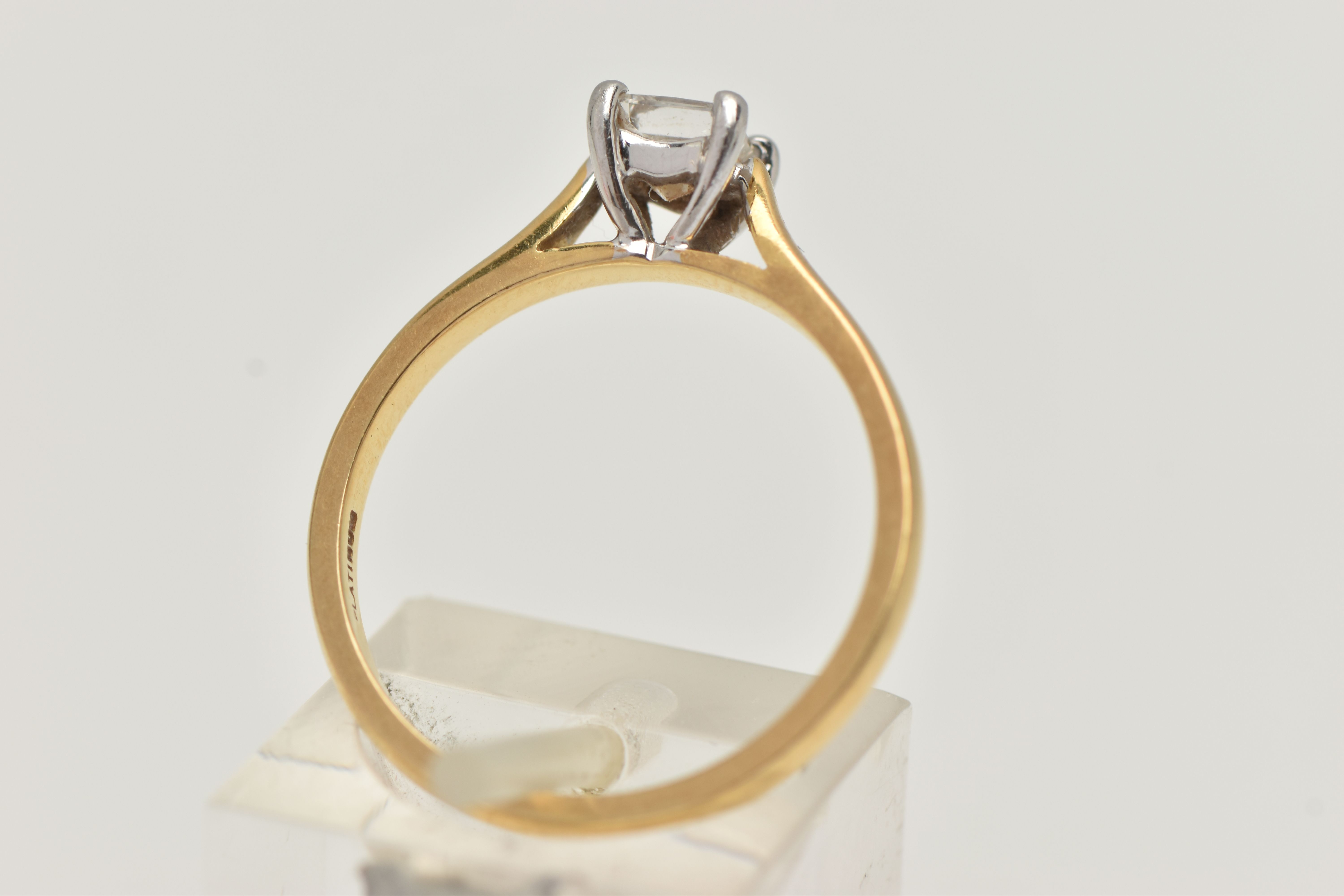 AN 18CT GOLD DIAMOND SINGLE STONE RING, princess cut diamond, with GIA report, laser inscription - Image 3 of 5
