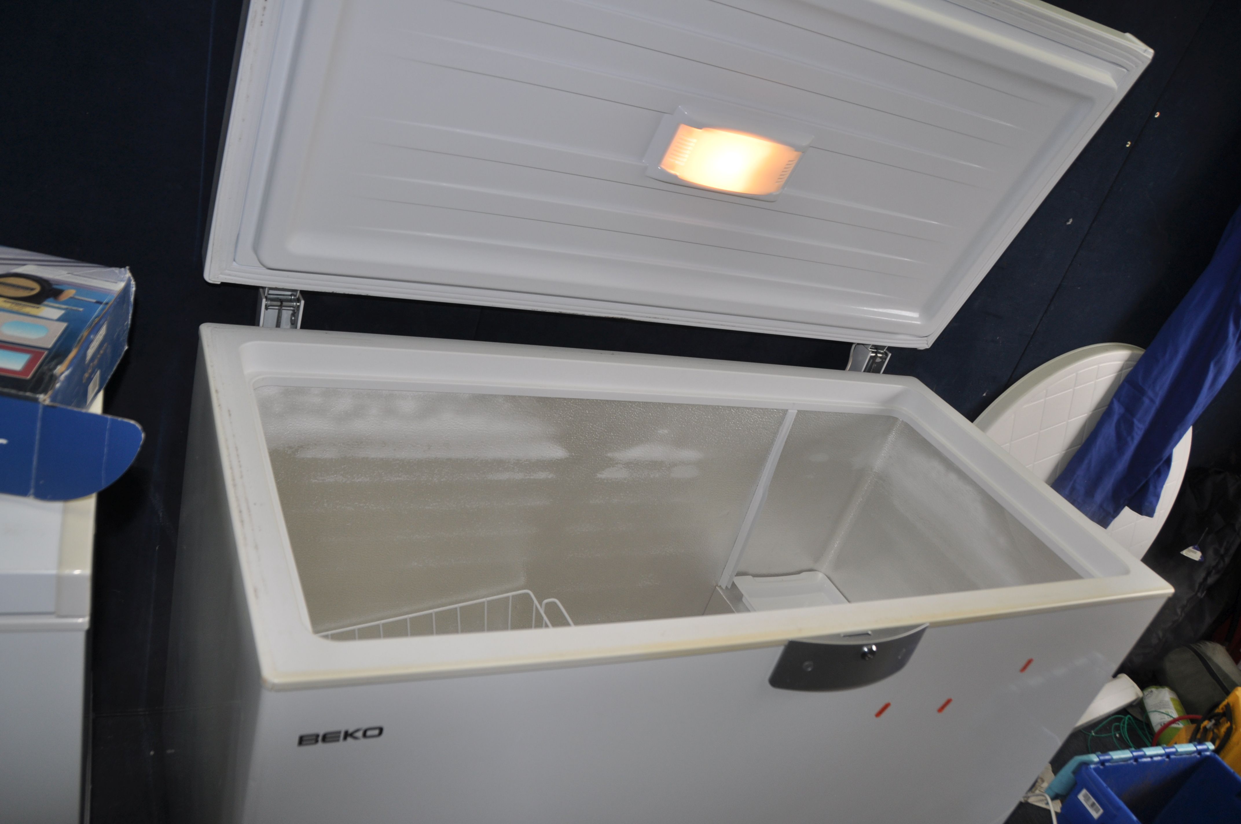 A LARGE BEKO CHEST FREEZER width 129cm depth 68cm height 86cm (PAT pass and working at -24 degrees) - Image 2 of 2