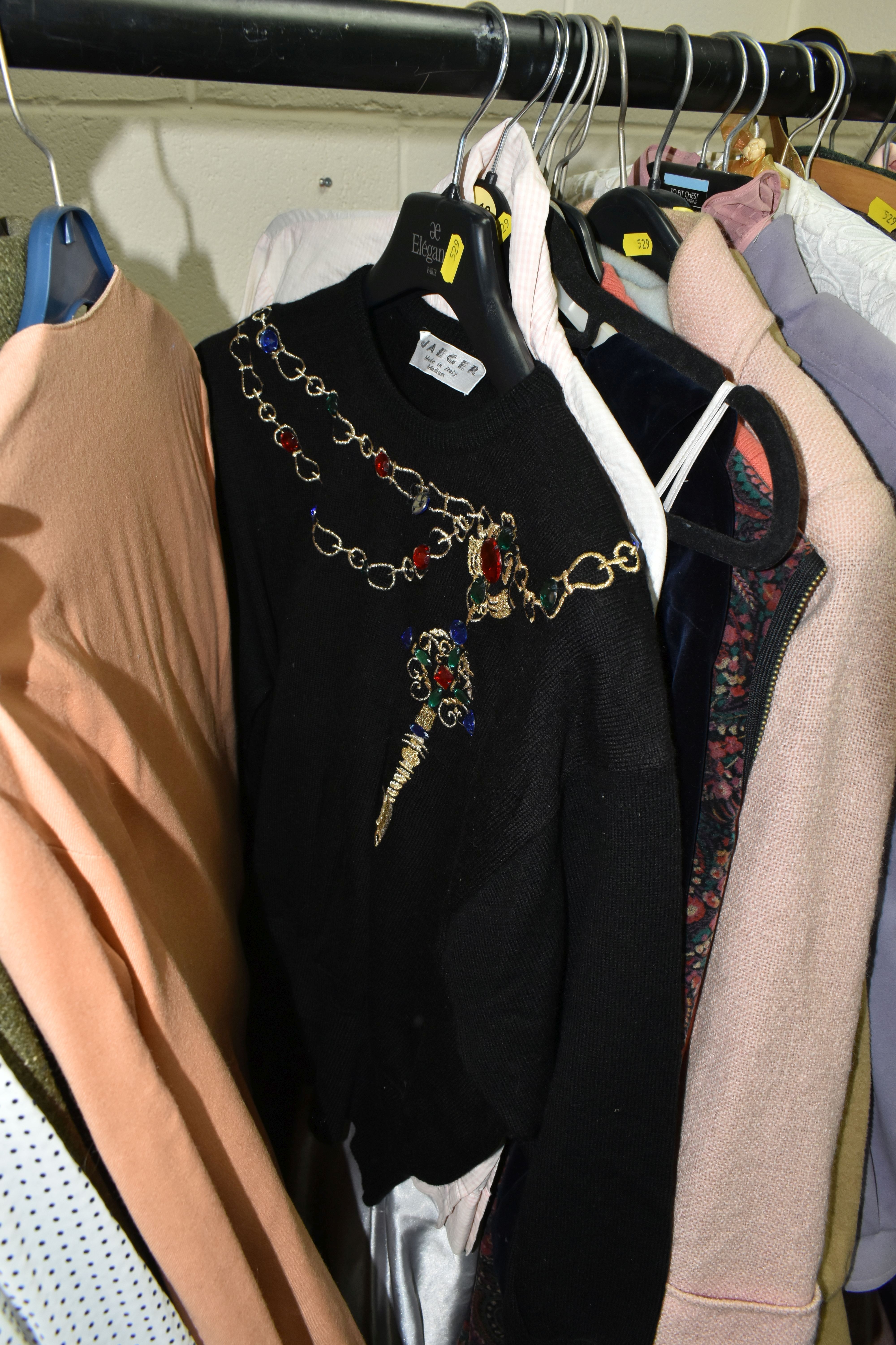 THREE BOXES AND LOOSE VINTAGE CLOTHING AND ACCESSORIES, to include a collection of ladies' silk - Image 13 of 21