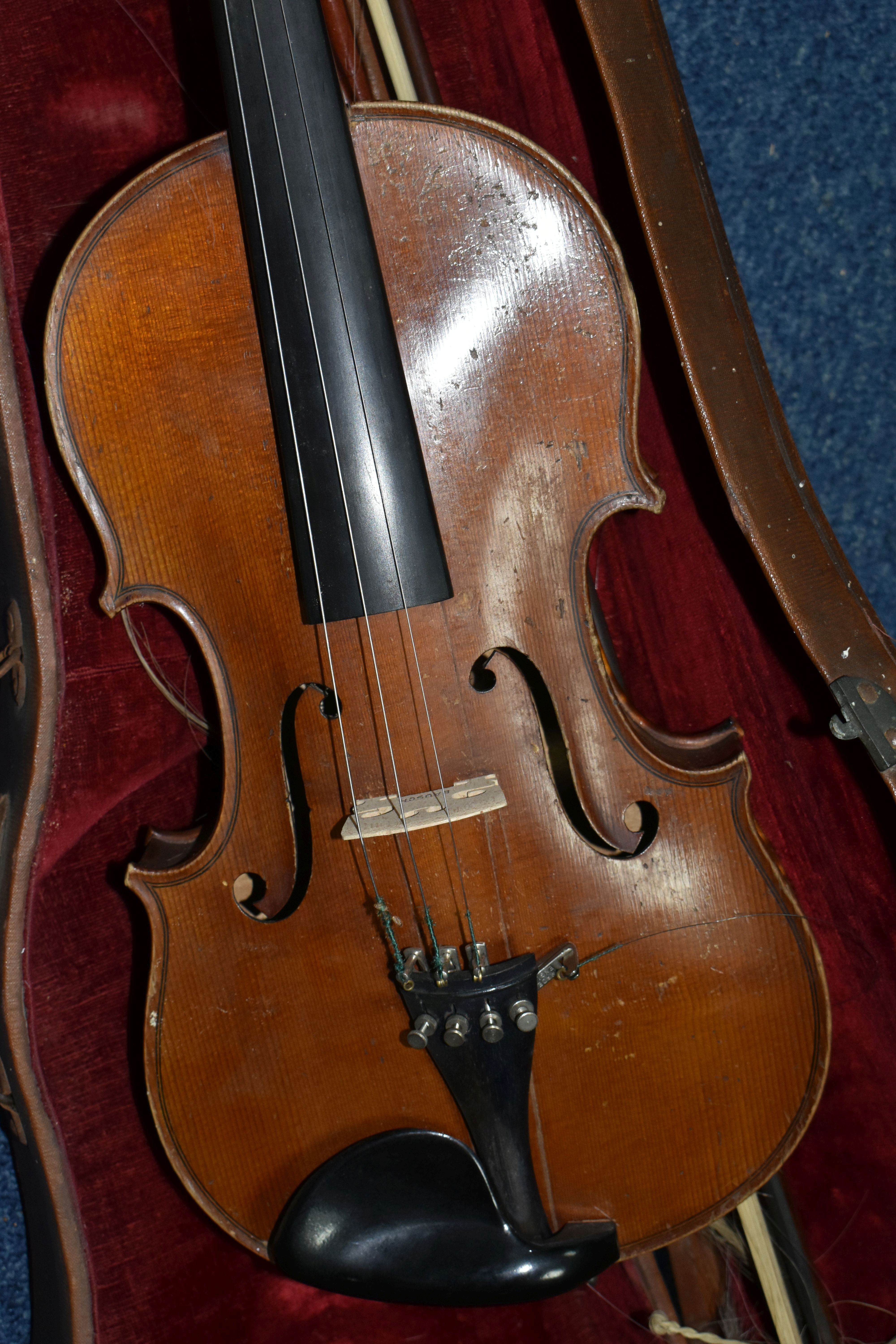 A CASED LATE NINETEENTH CENTURY 3/4 SIZE VIOLIN, bearing label reading 'Lutherie Artistique, T. - Image 6 of 14