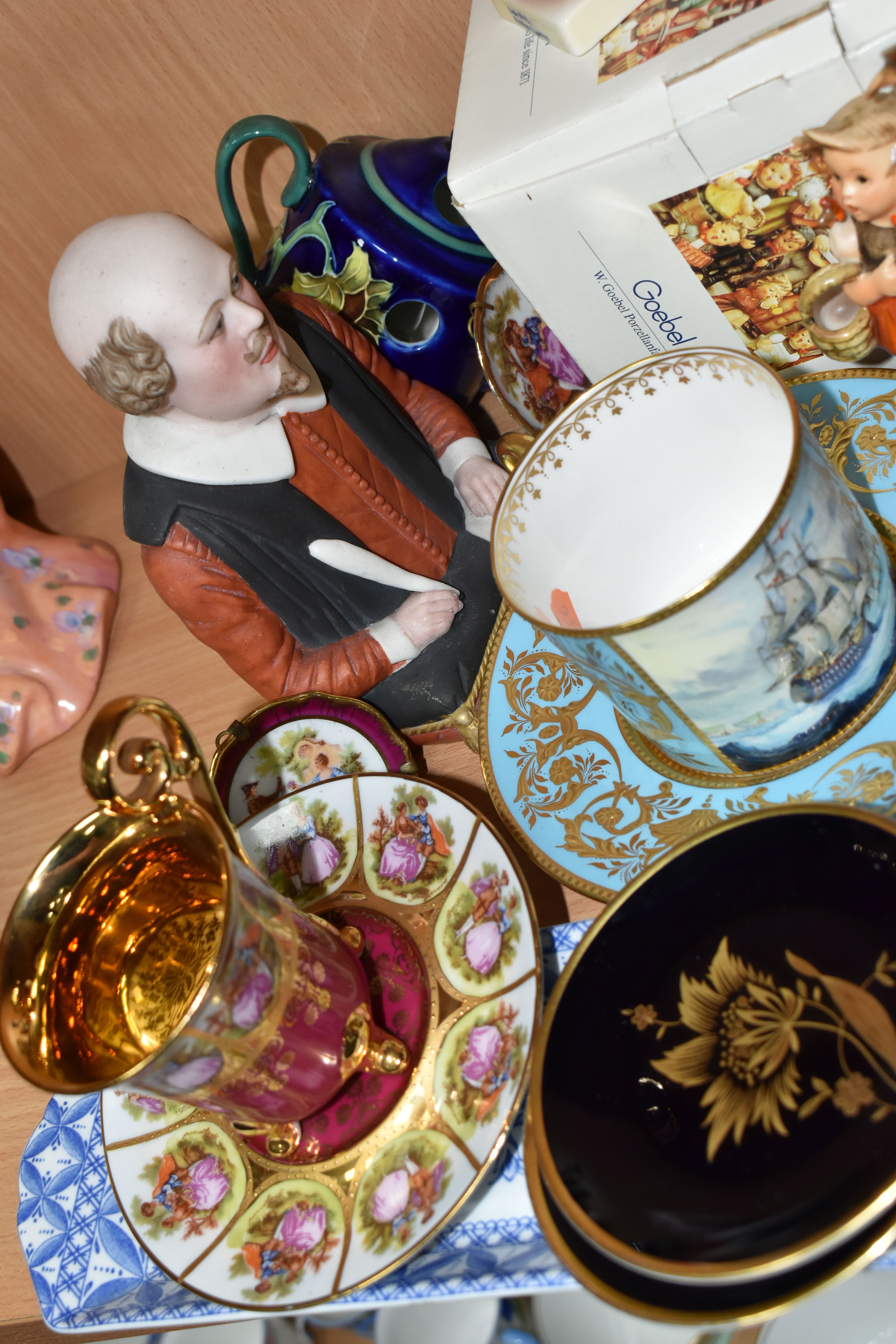 A GROUP OF NAMED CERAMICS, comprising a Spode 'Geranium' trinket dish (marked as second quality), - Image 6 of 7