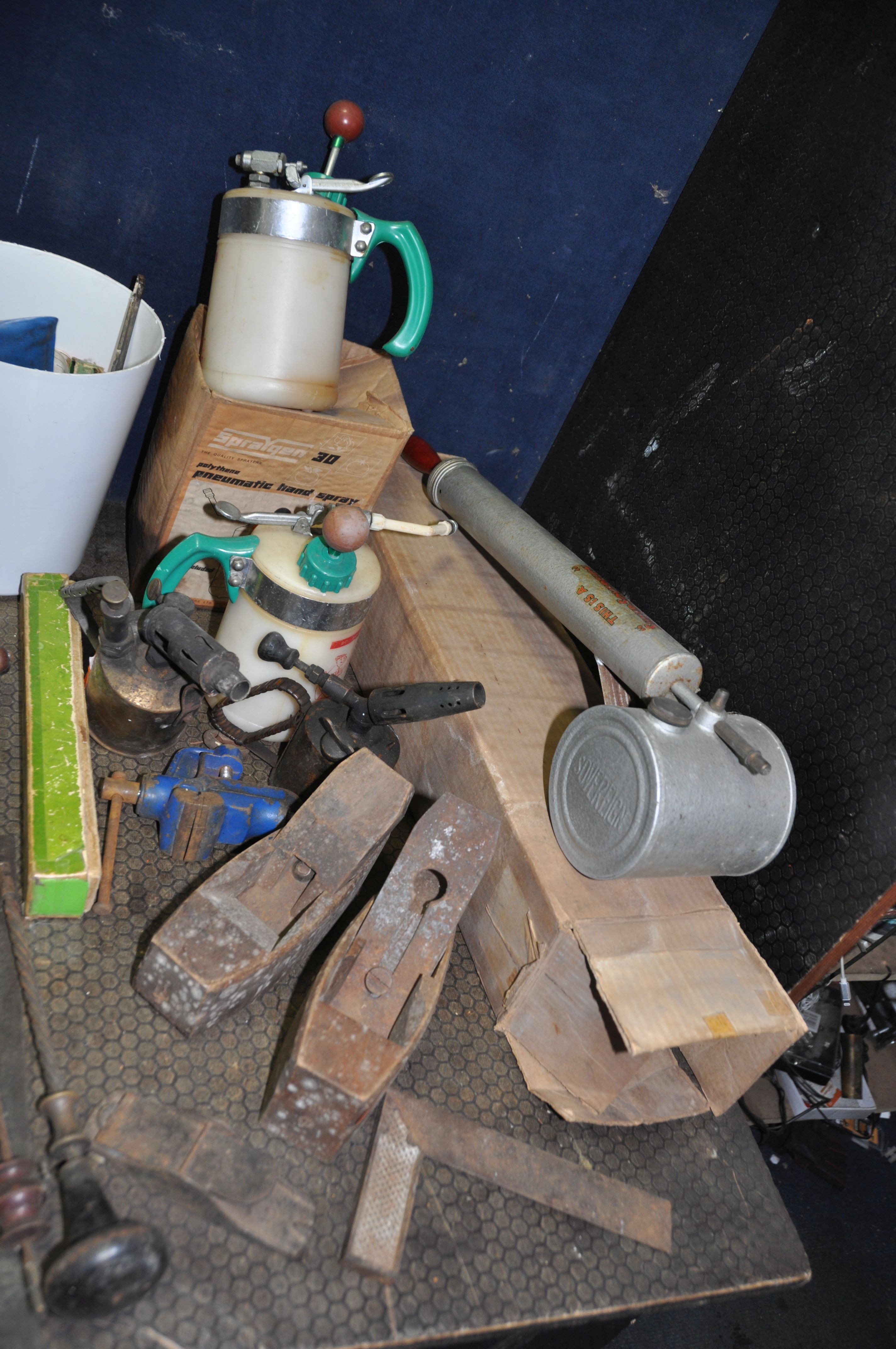 A DRAWER AND TWO BASKETS CONTAINING TOOLS including Pin drills, braces, hand drill, coffin planes, - Image 2 of 6