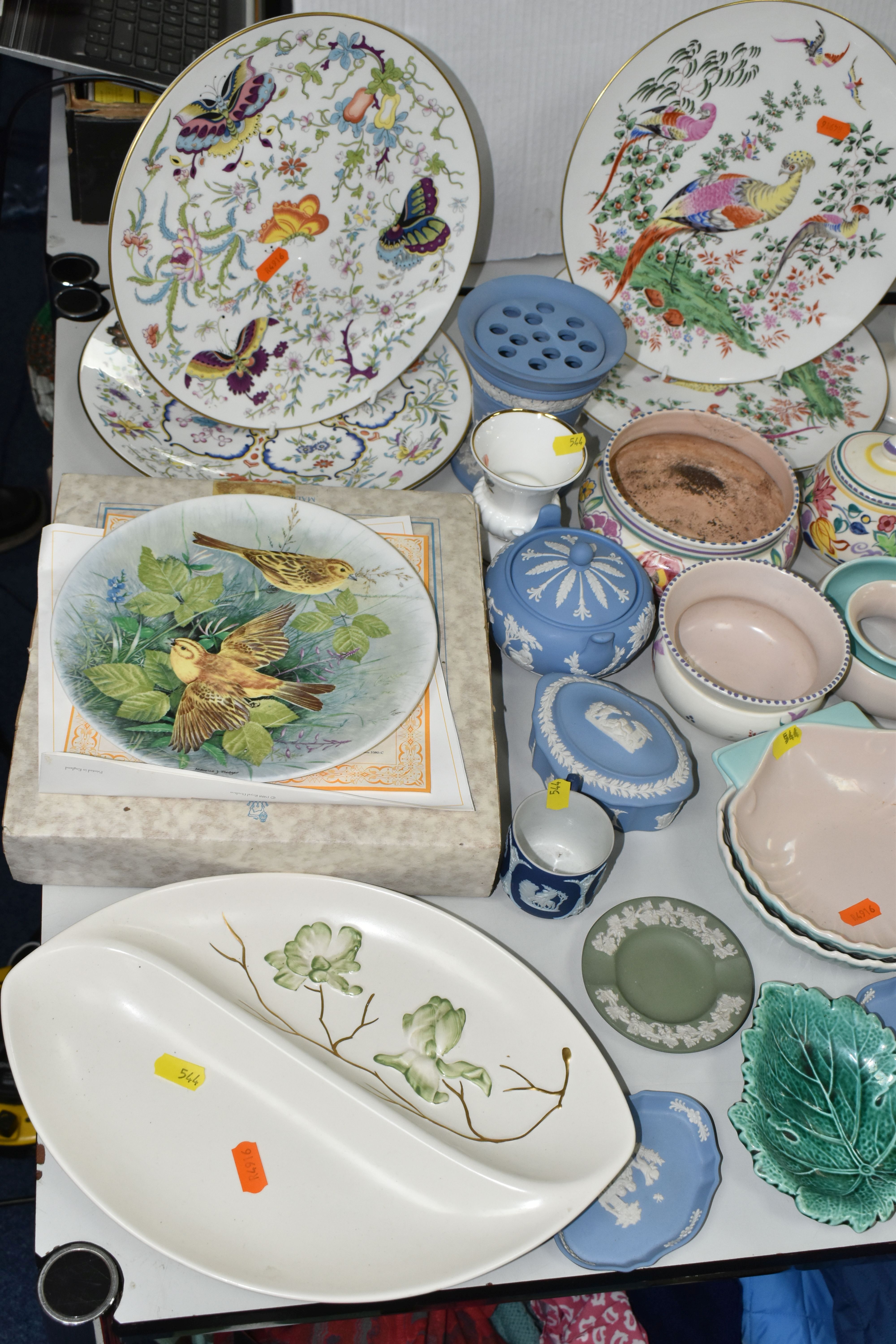 ASSORTED DECORATIVE CERAMICS AND PLATES INCLUDING ROYAL DOULTON SERIES WARE, WEDGWOOD JASPER WARE, - Image 2 of 8