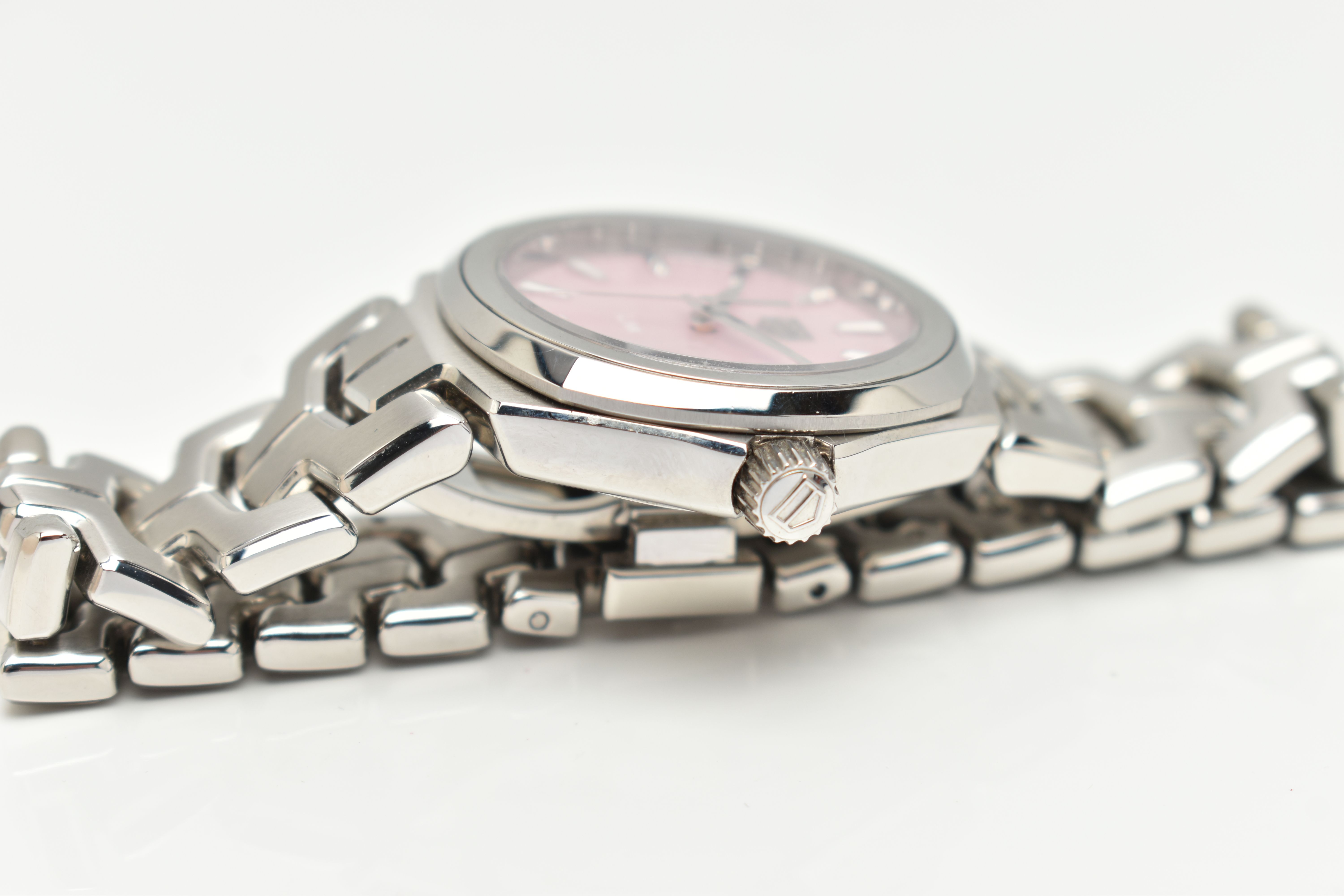 A 'TAG HEUER' LINK LADIES WRISTWATCH, quartz movement, pink dial signed 'Tag Heuer Link', baton - Image 7 of 10