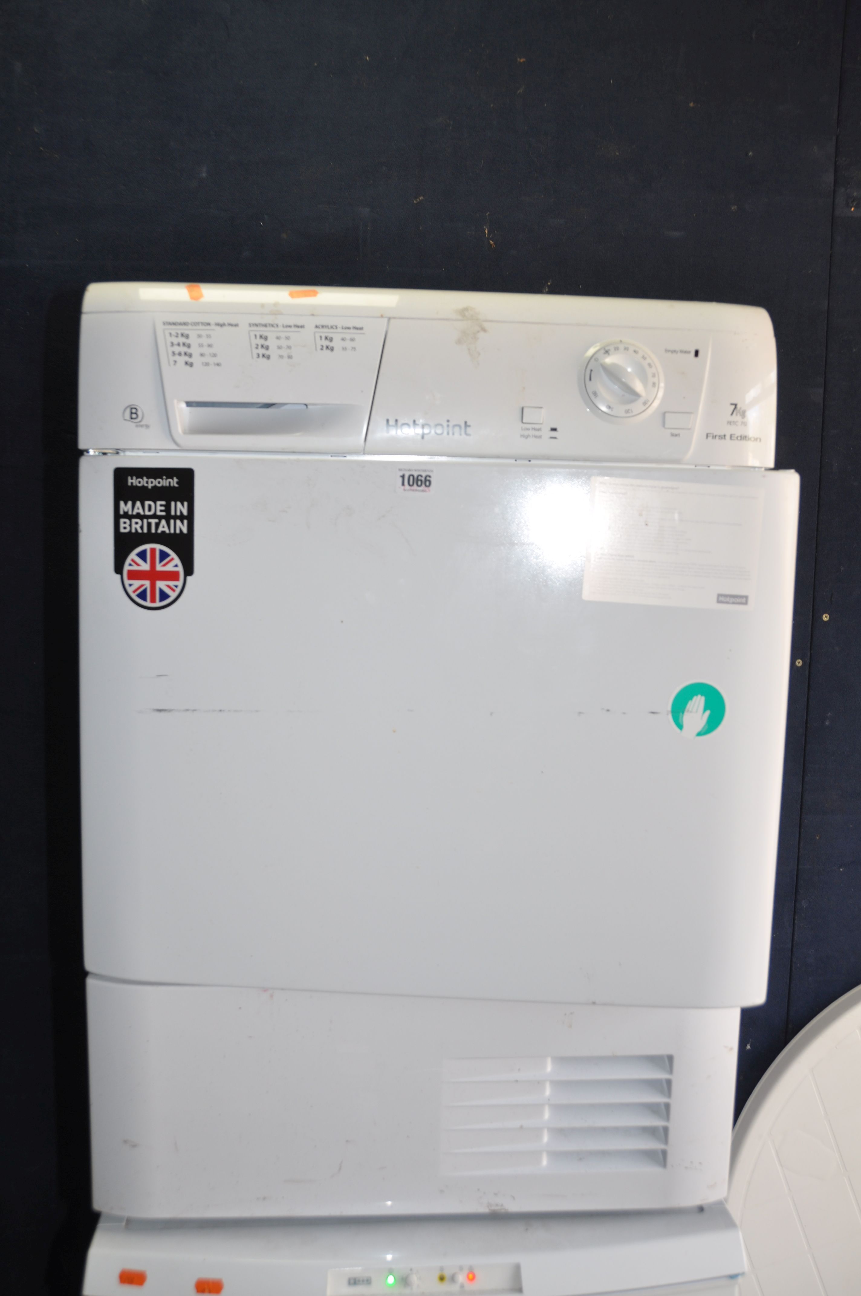 A HOTPOINT FETC70 9KG CONDENSER DRYER width 60cm depth 60cm height 85cm (PAT pass and working)