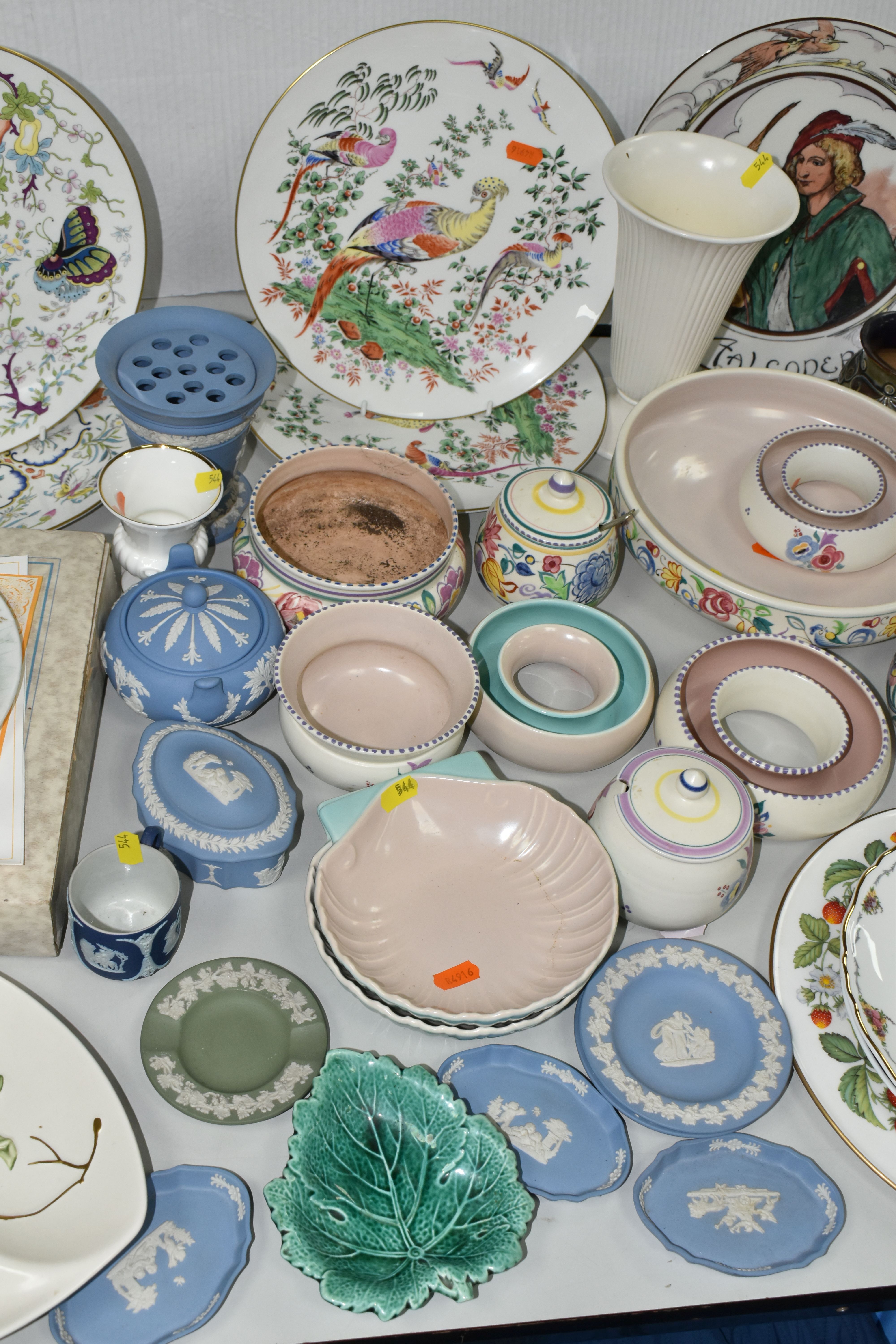 ASSORTED DECORATIVE CERAMICS AND PLATES INCLUDING ROYAL DOULTON SERIES WARE, WEDGWOOD JASPER WARE, - Image 3 of 8