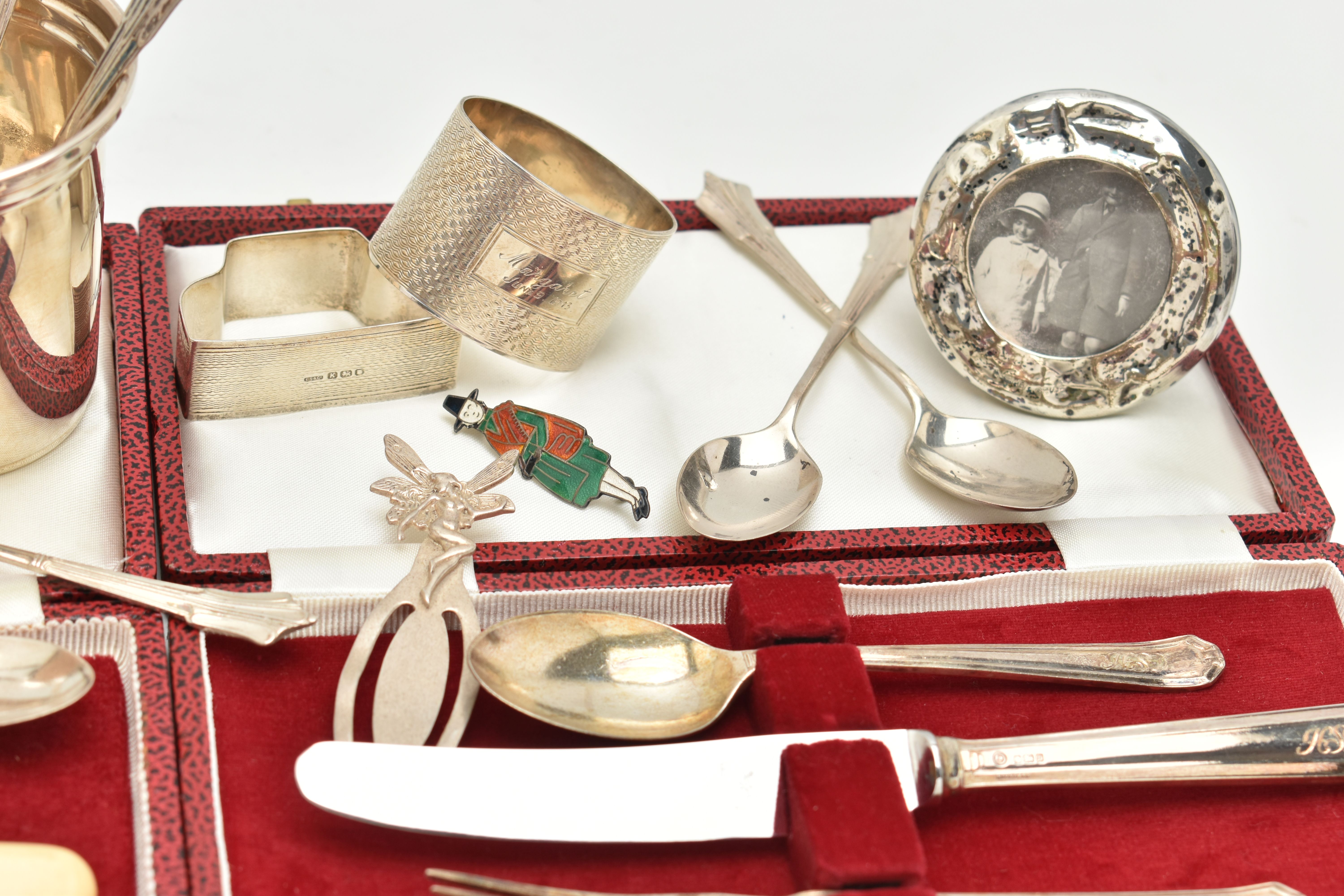 A SELECTION OF SILVER ITEMS, to include a silver polished cup, hallmarked Birmingham, rubbed - Image 3 of 5