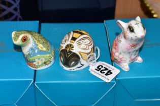 THREE BOXED ROYAL CROWN DERBY PAPERWEIGHTS, comprising 'Dora Mouse' 62642 - 2017, Bumblebee 62453-