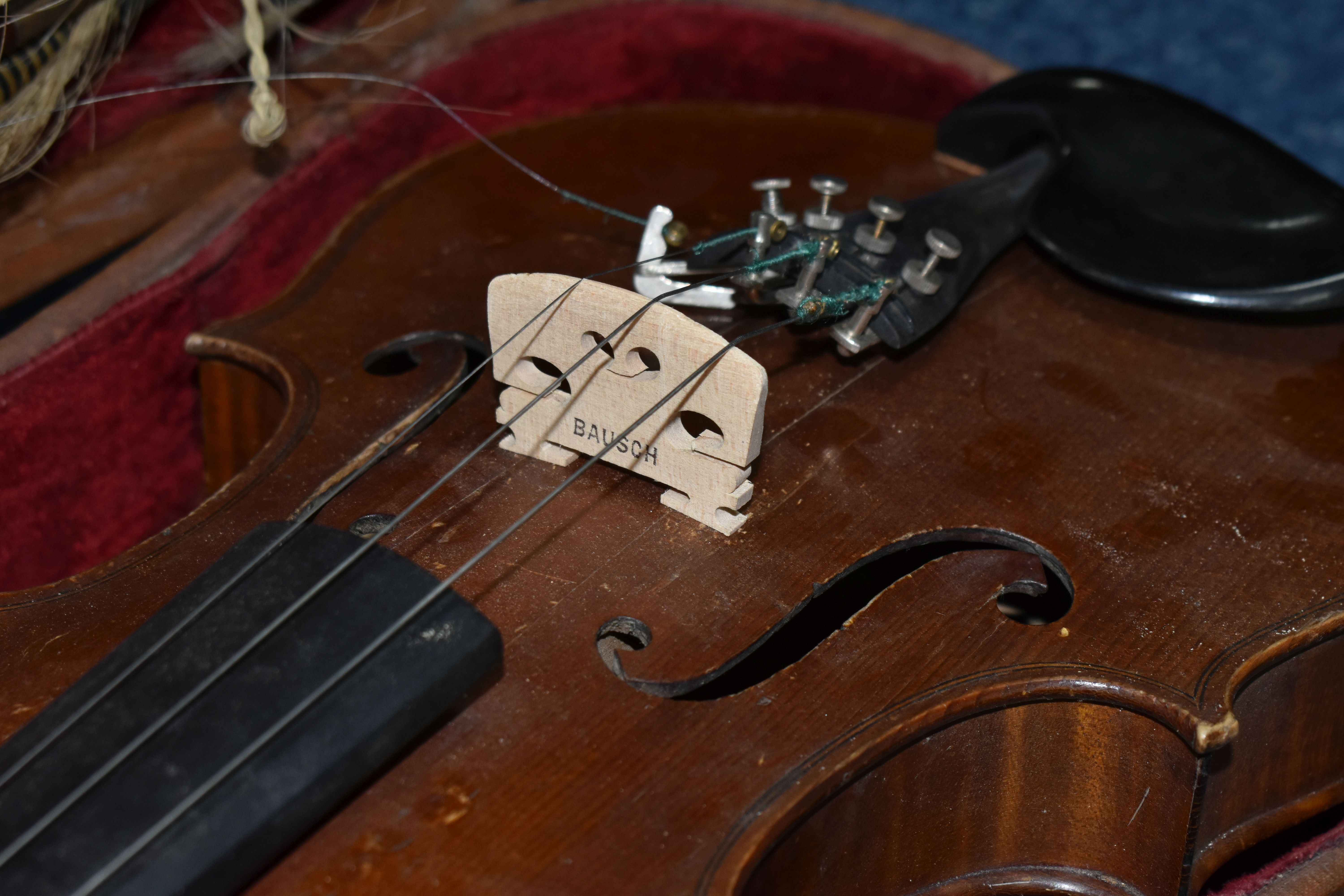 A CASED LATE NINETEENTH CENTURY 3/4 SIZE VIOLIN, bearing label reading 'Lutherie Artistique, T. - Image 5 of 14