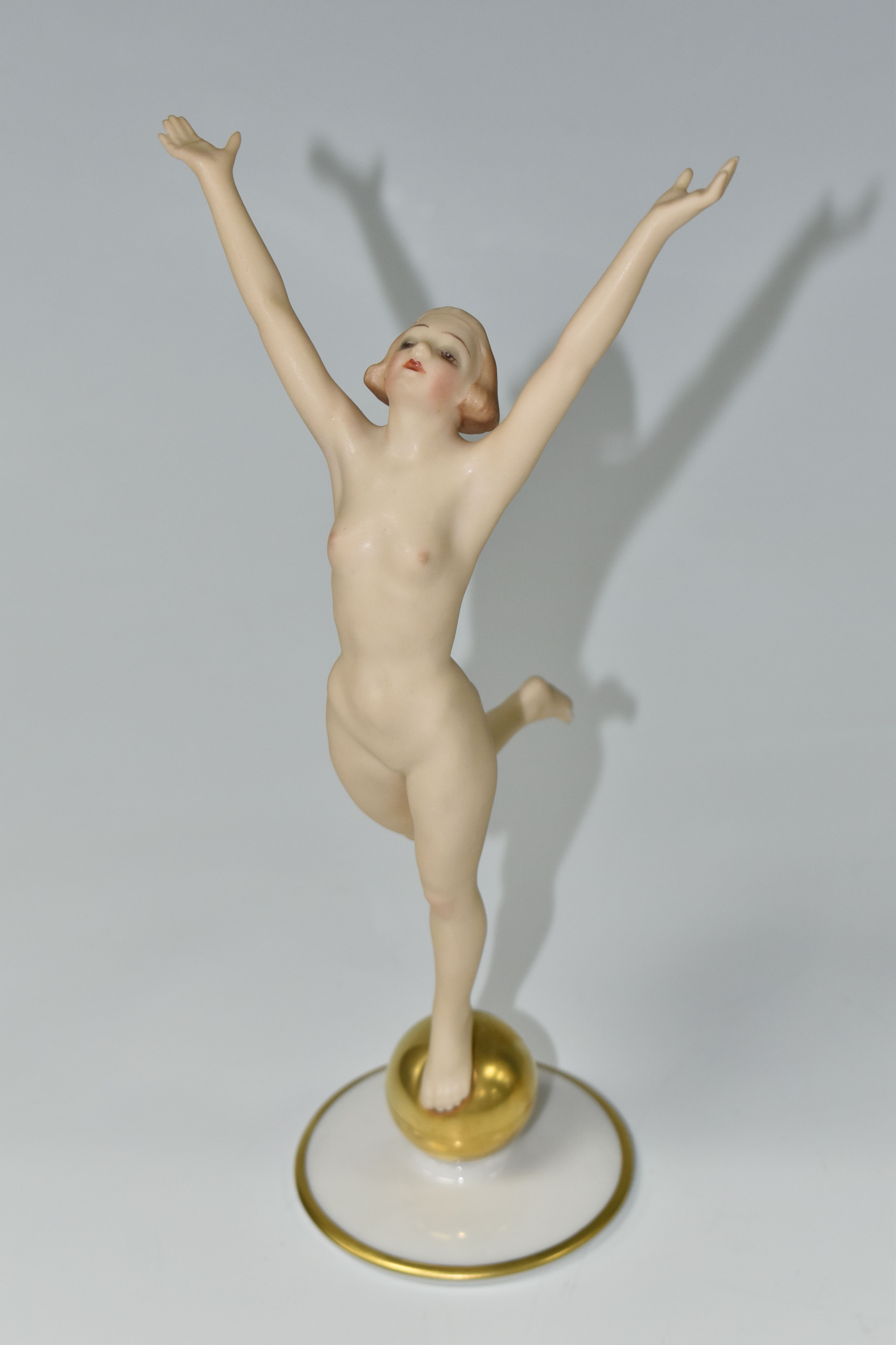 TWO 1930s HUTSCHENREUTHER PORCELAIN NUDE FIGURES, two Art Deco figures comprising 'Ball Player', - Image 3 of 5