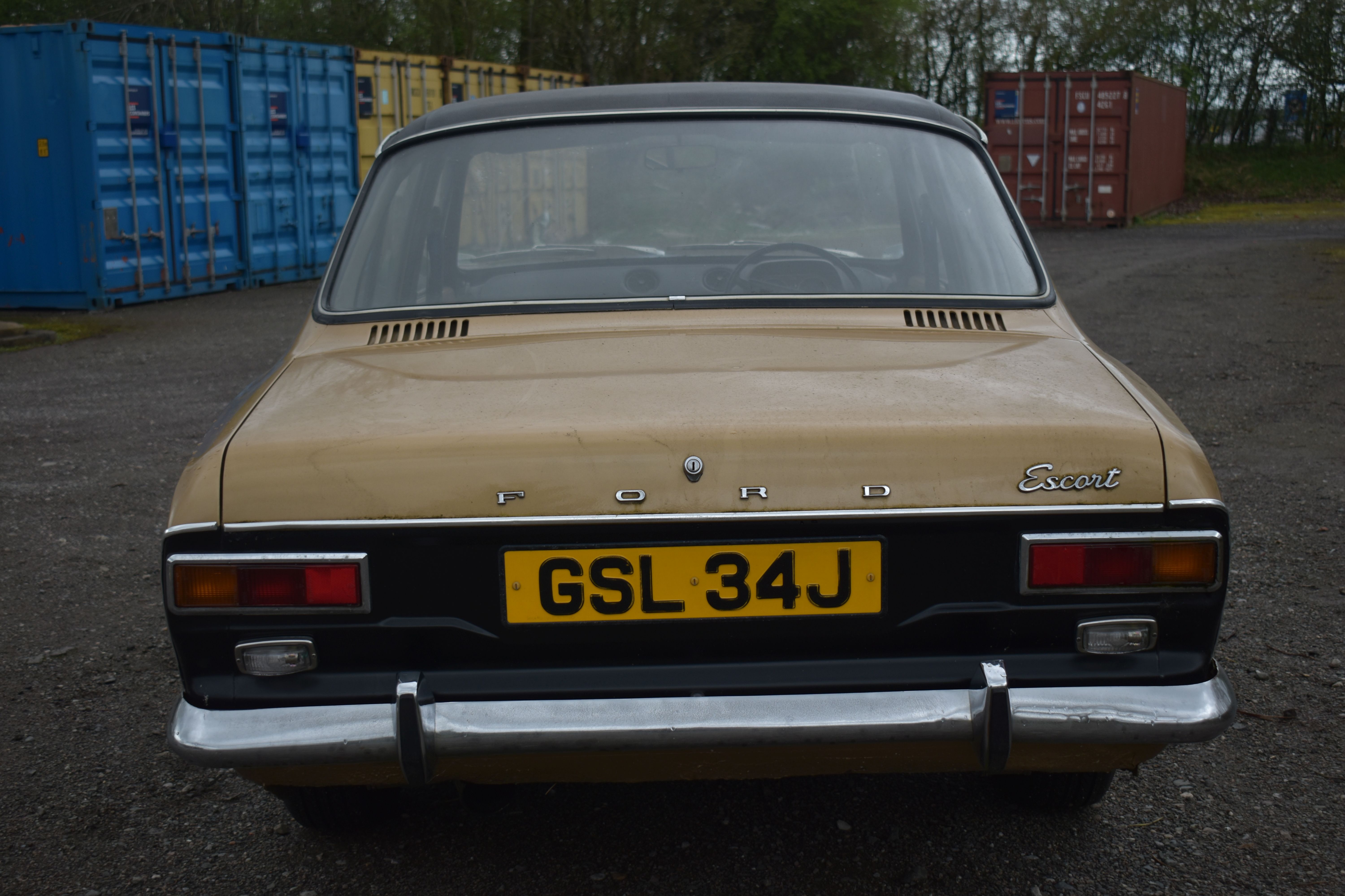 A 1971 FORD ESCORT MK I 1300XL FOUR DOOR SALOON, first registered 16/03/1971 with registration plate - Image 7 of 40