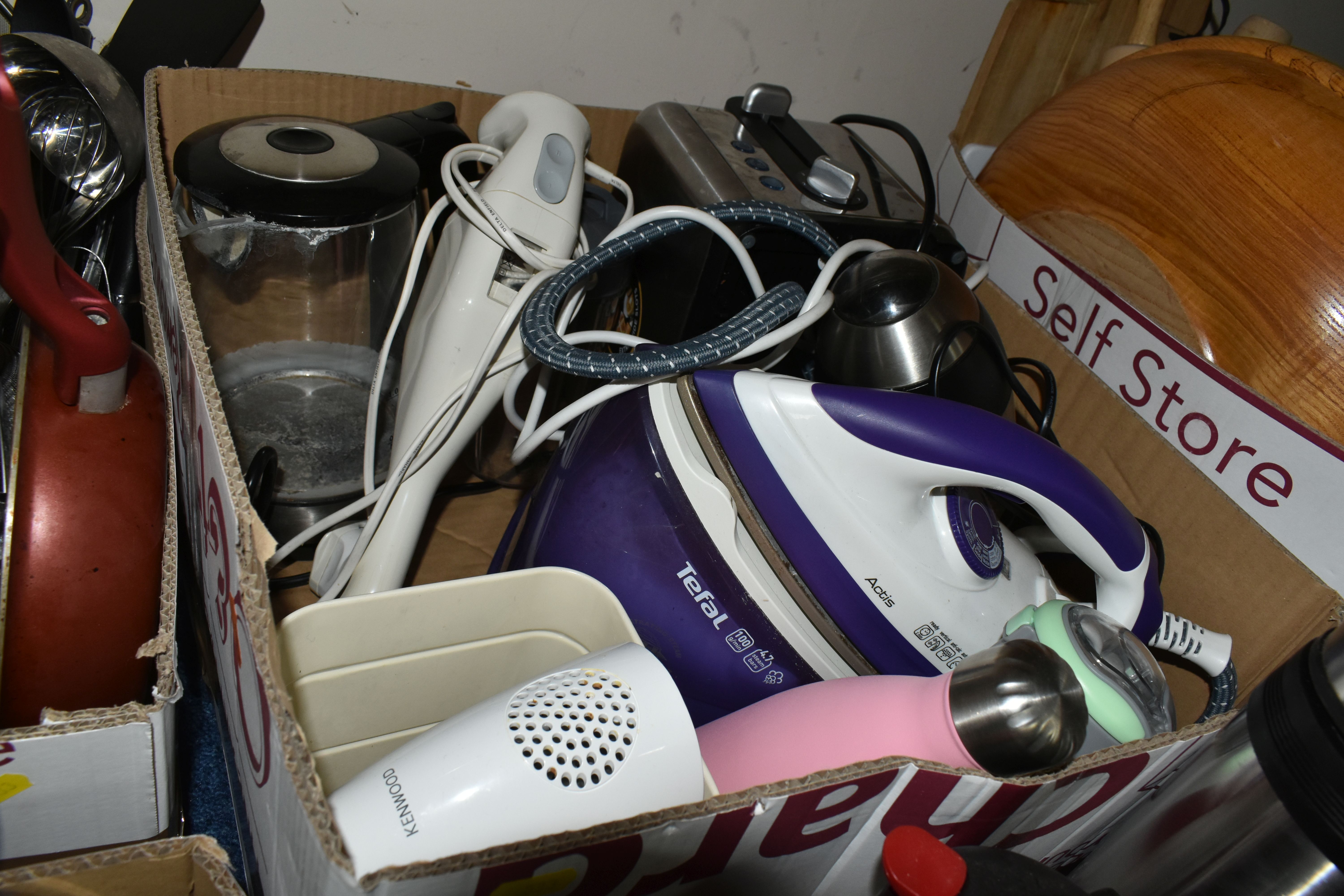 EIGHT BOXES AND LOOSE KITCHEN WARE, to include a Kenwood food processor, a boxed - Image 8 of 14