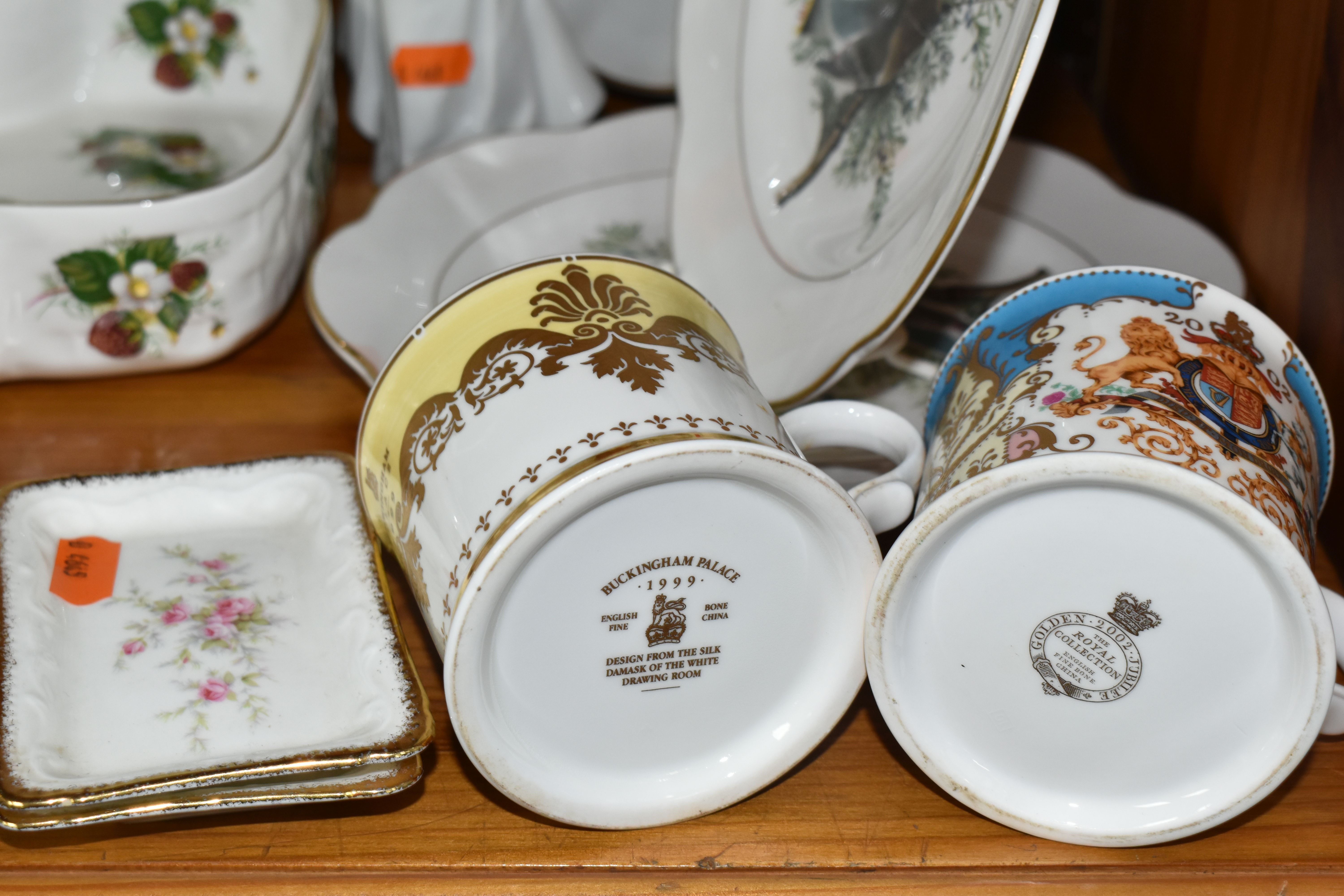 A GROUP OF NAMED CERAMICS, comprising a Hammersley strawberry set, a Spode 'Fleur De Lys Gold' - Image 11 of 11