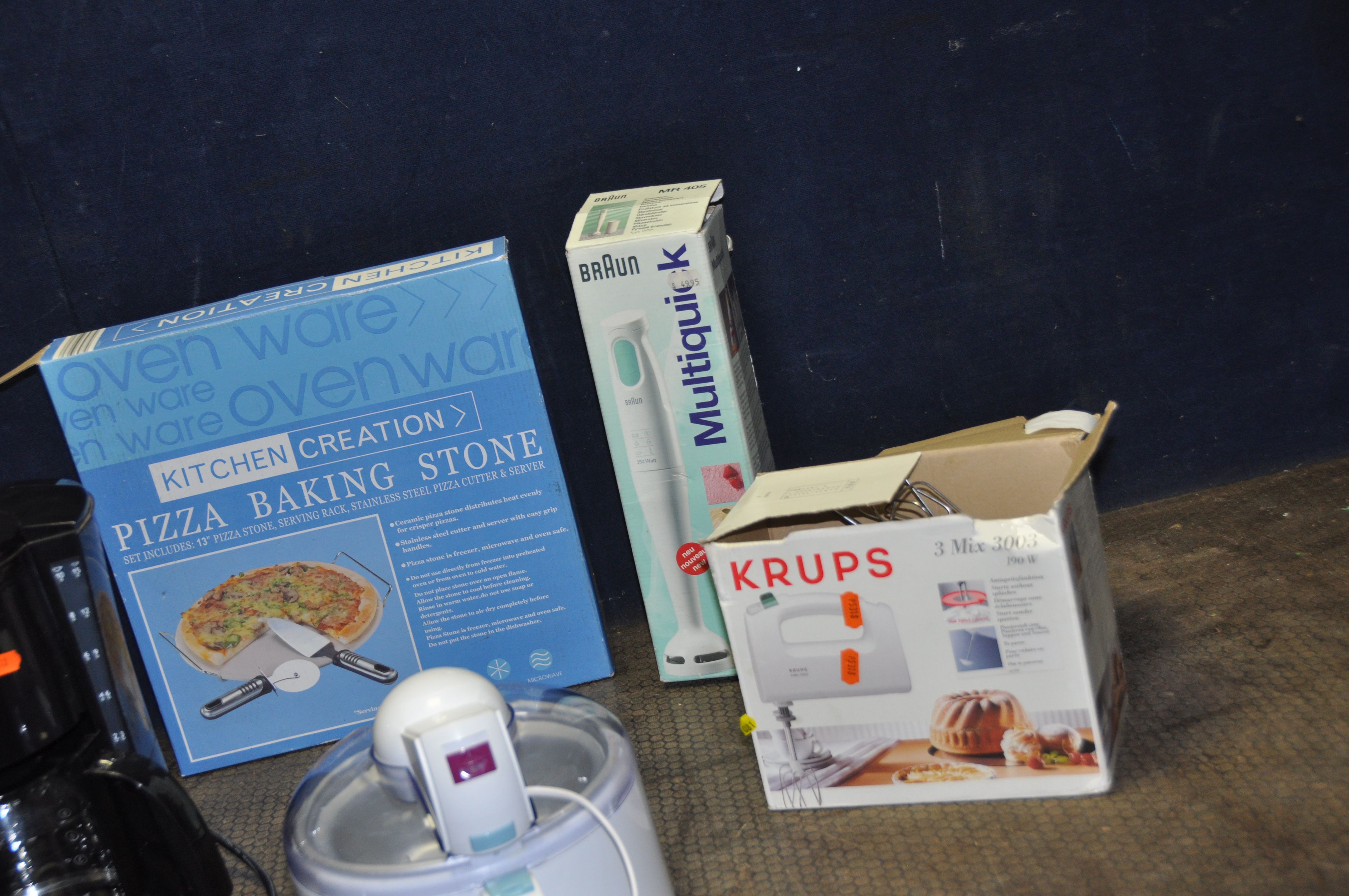 A BAG CONTAINING FIVE KITCHEN ELECTRICALS including a Biffinet coffee maker, a Philips Delizia ice- - Image 3 of 3