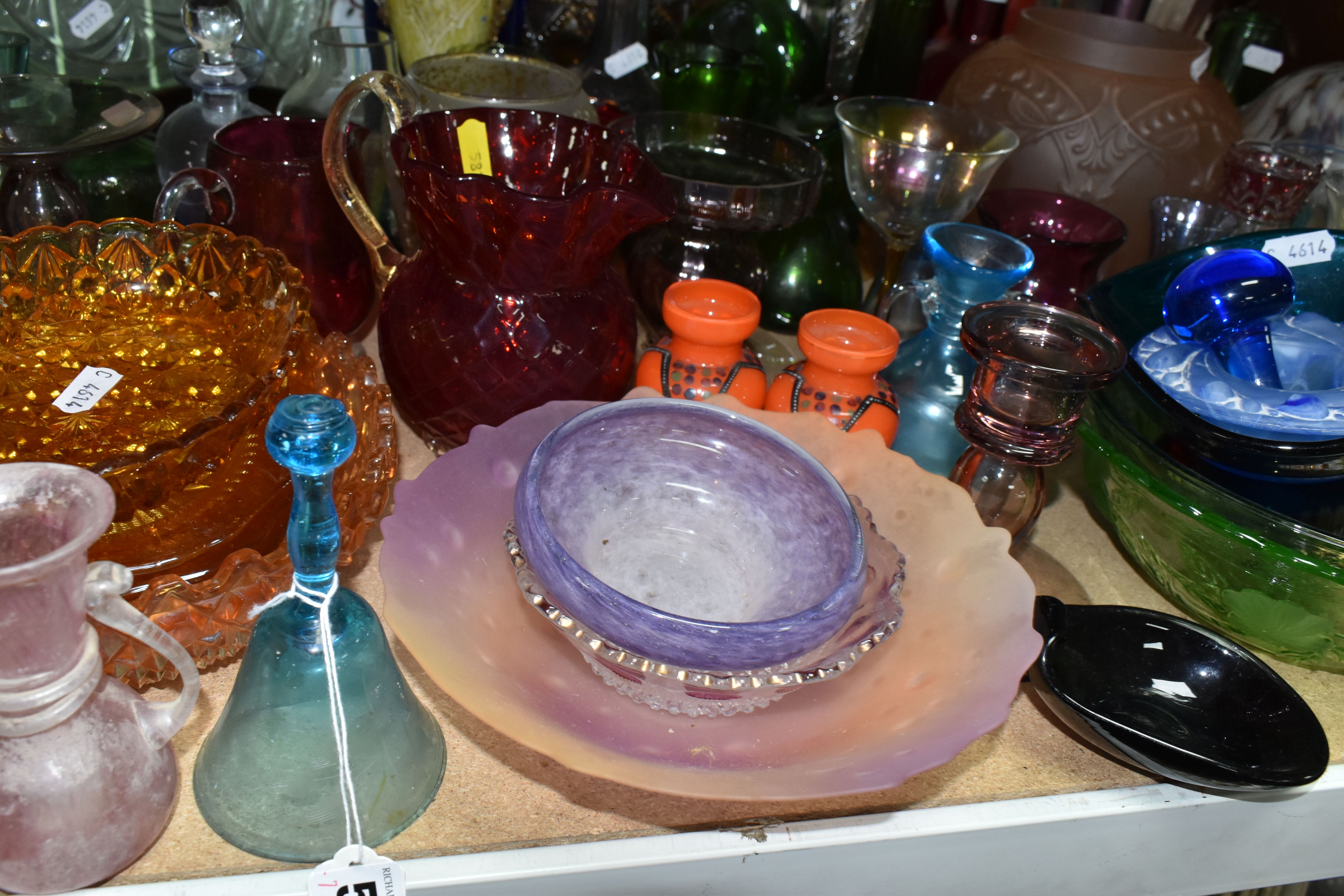 A LARGE QUANTITY OF COLOURED AND STUDIO GLASS, comprising a Mary Gregory blue glass beaker, mid- - Image 5 of 10