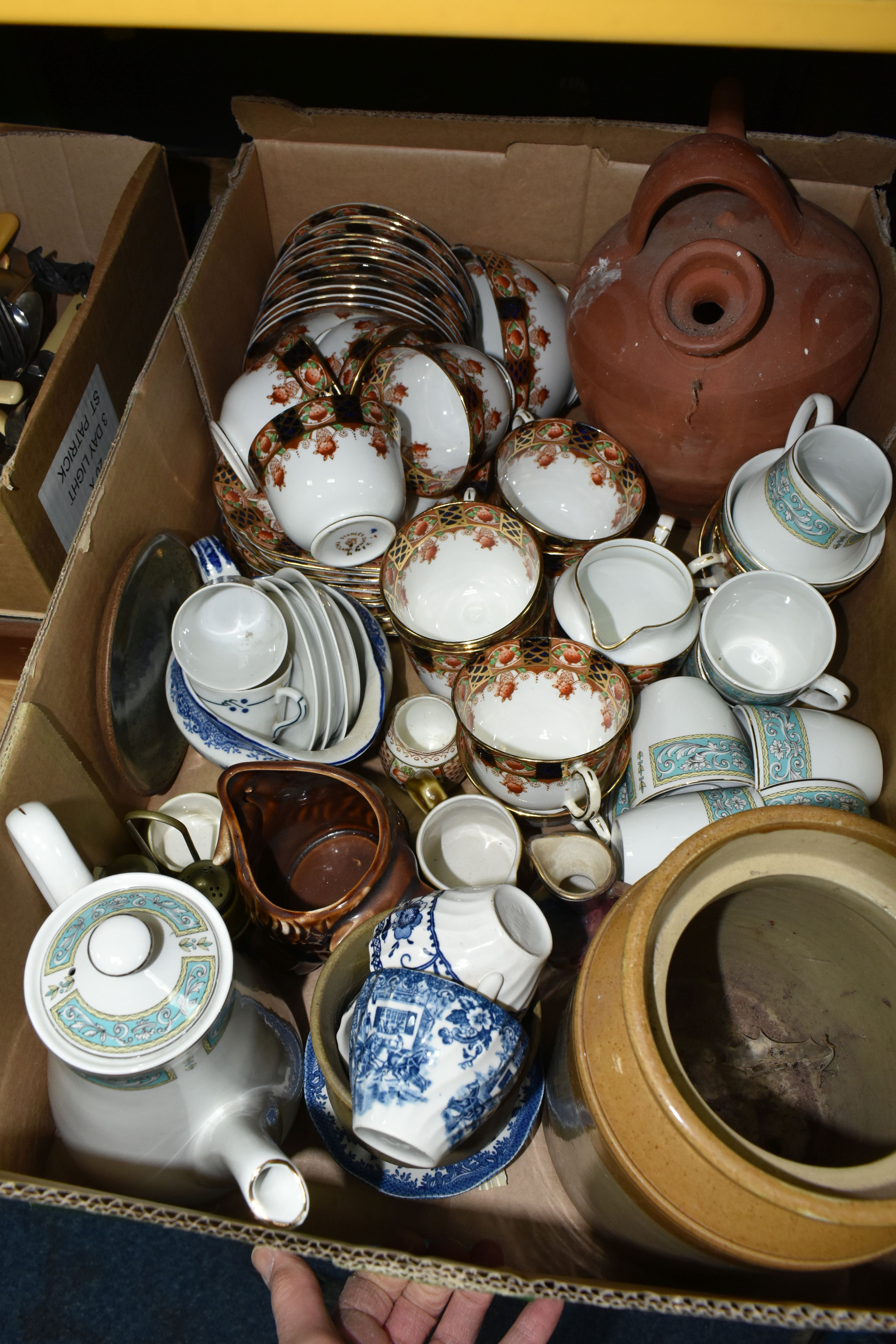 FIVE BOXES AND LOOSE CERAMICS, GLASS, CUTLERY AND KITCHEN WARE, to include a Moulinex food processor - Image 2 of 7