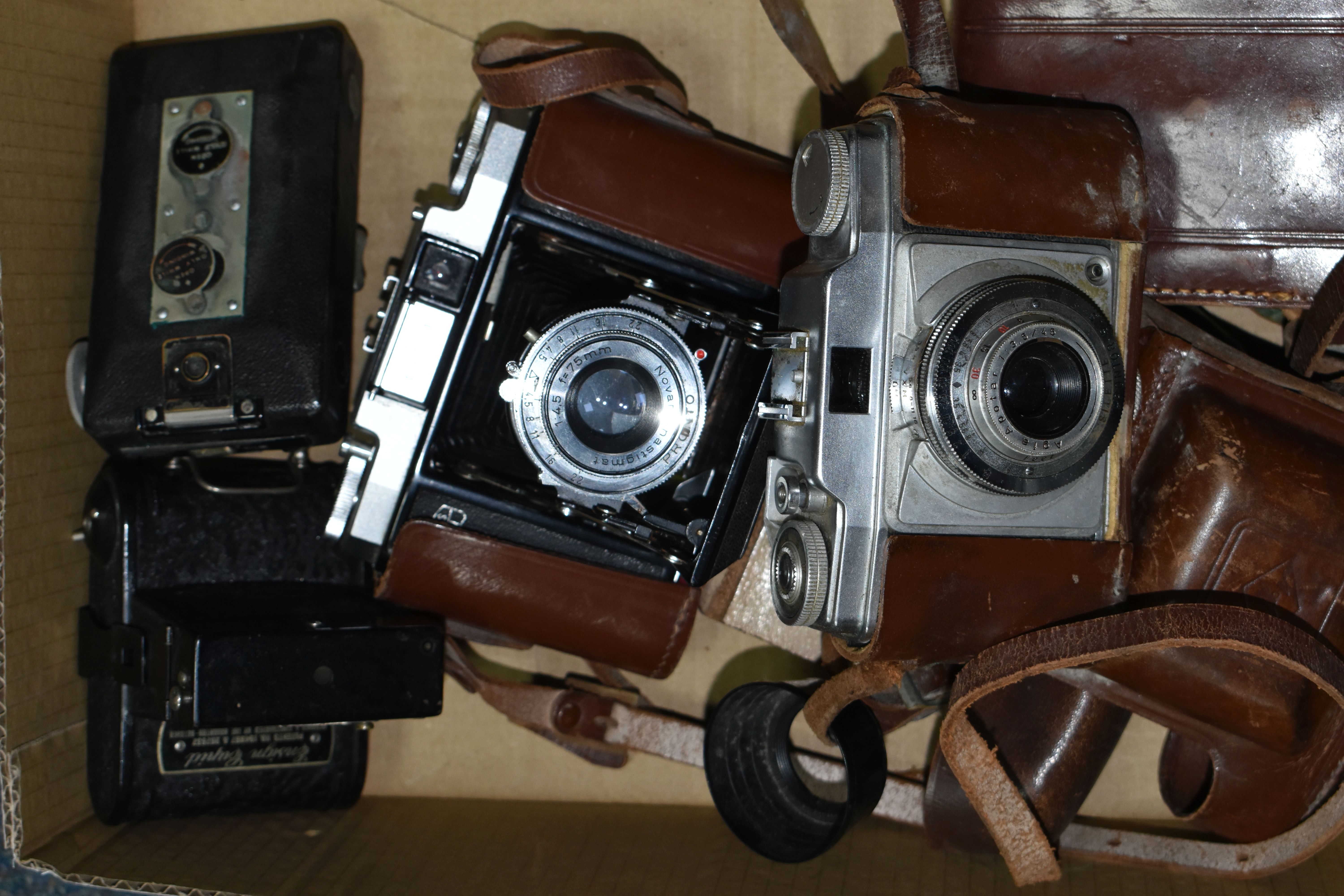 ONE BOX OF VINTAGE CAMERAS, to include an Ensign 'Cupid' , a Zeiss-Ikon Kolibri compact Compur - Image 4 of 4