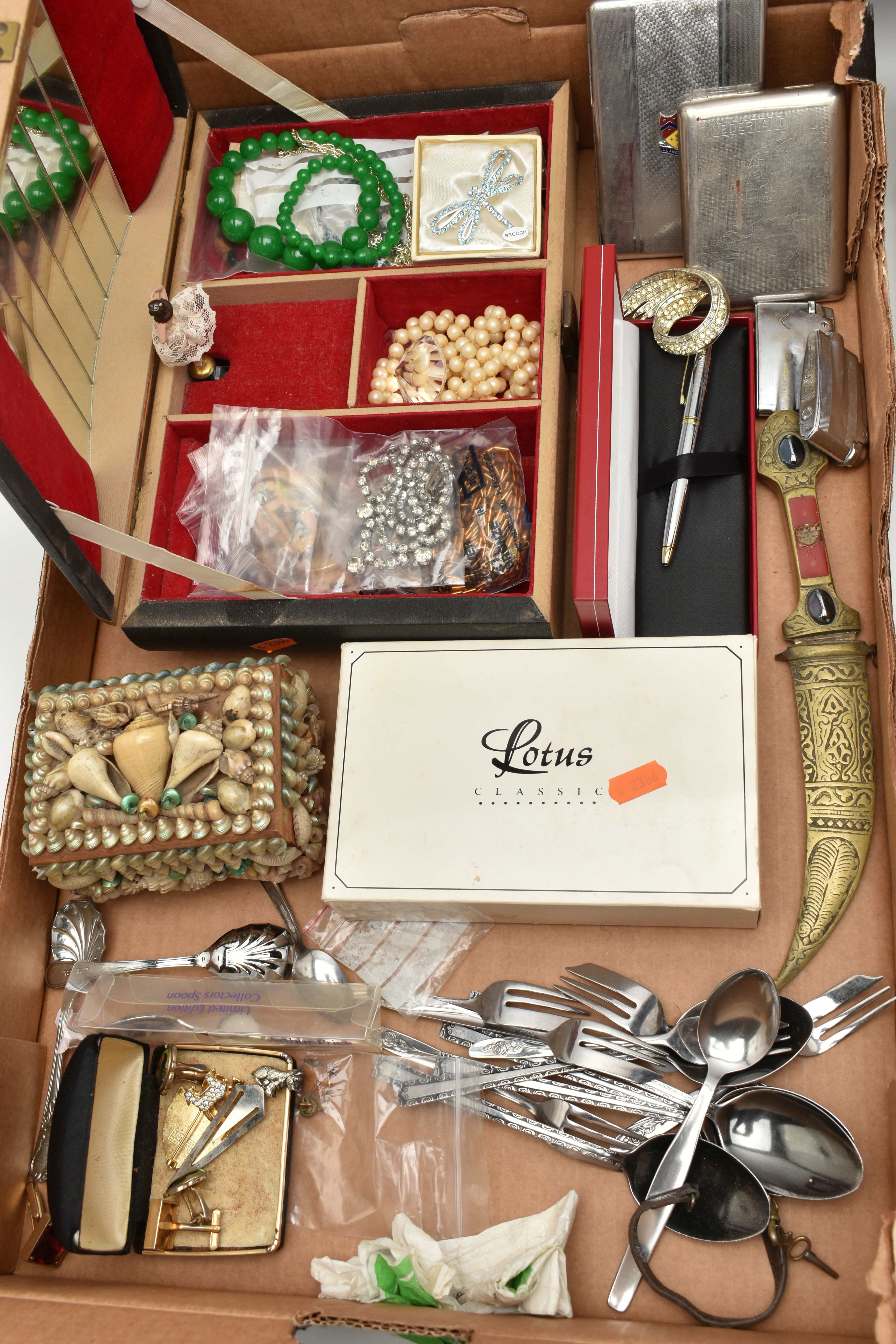 A BOX OF ASSORTED ITEMS, to include a wooden jewellery box with contents of costume jewellery, - Image 2 of 7