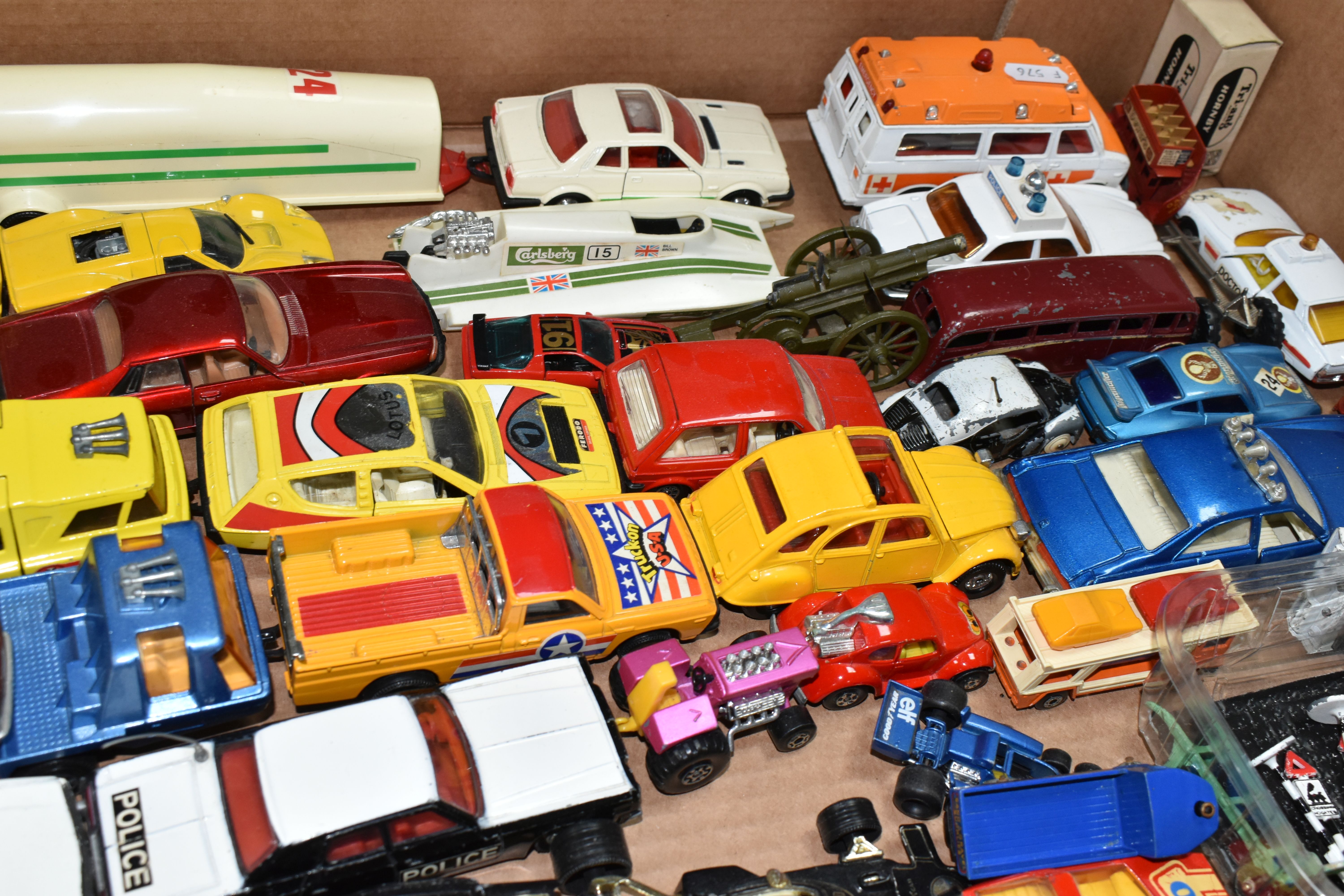 A QUANTITY OF UNBOXED AND ASSORTED PLAYWORN DIECAST VEHICLES, Dinky, Corgi, Matchbox (including - Image 6 of 6