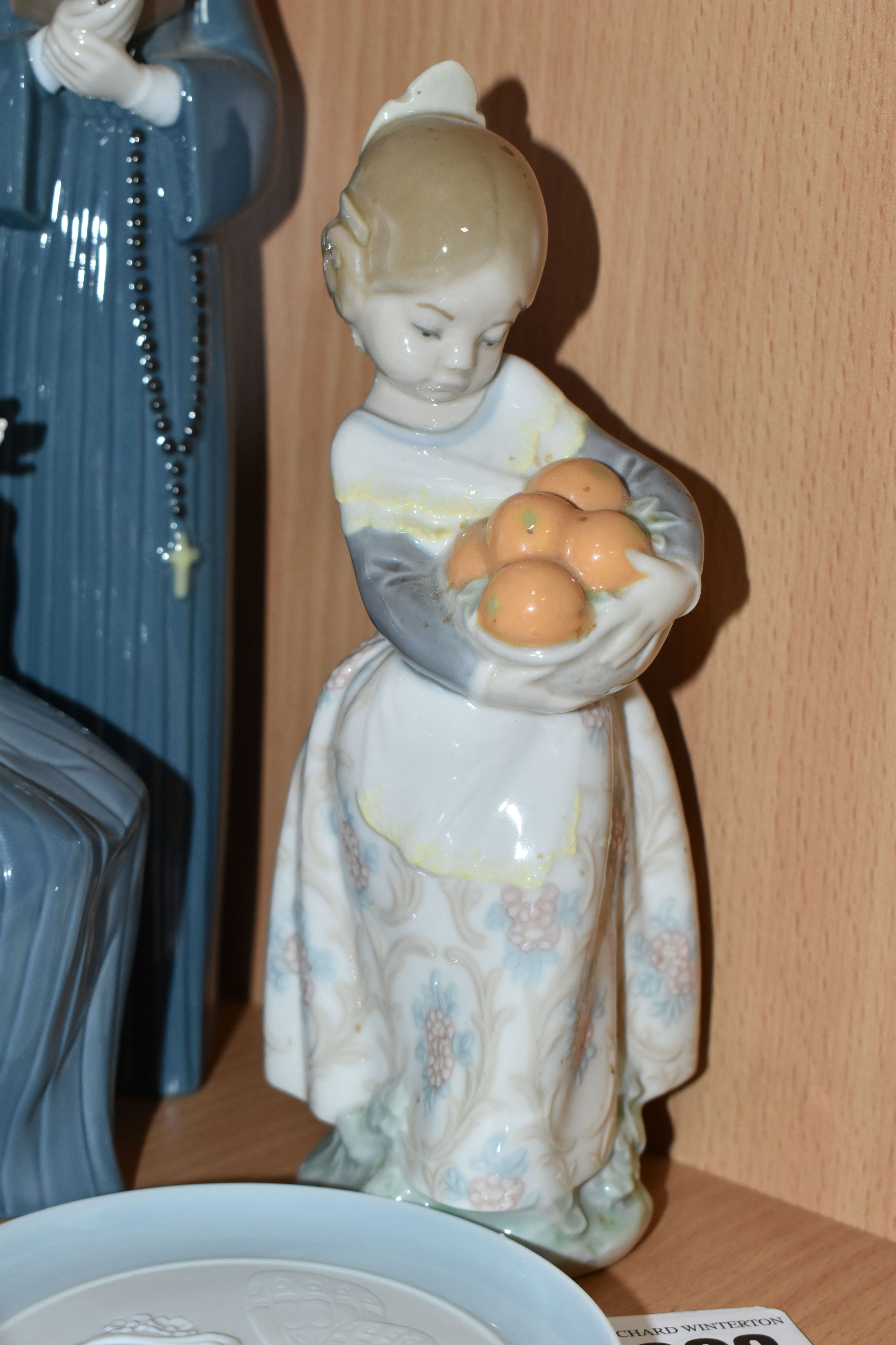 THREE LLADRO FIGURES AND A LLADRO PIN DISH, comprising Time to Sew no. 5501, sculptor Jose Puche, - Image 3 of 5