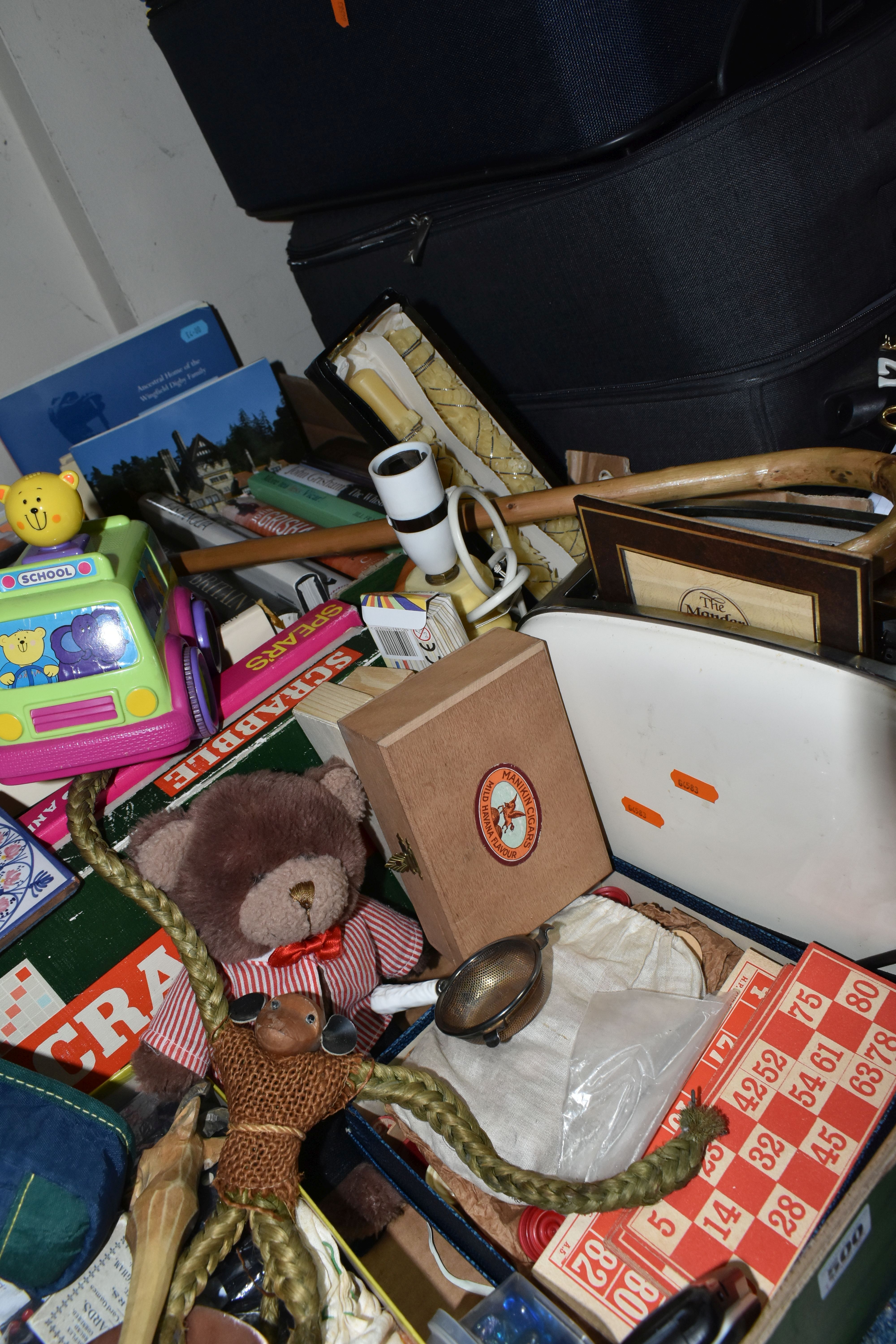 TWO BOXES OF MISCELLANEOUS SUNDRIES, to include four suitcases, a Kenwood blender, a boxed Beldray - Image 6 of 7