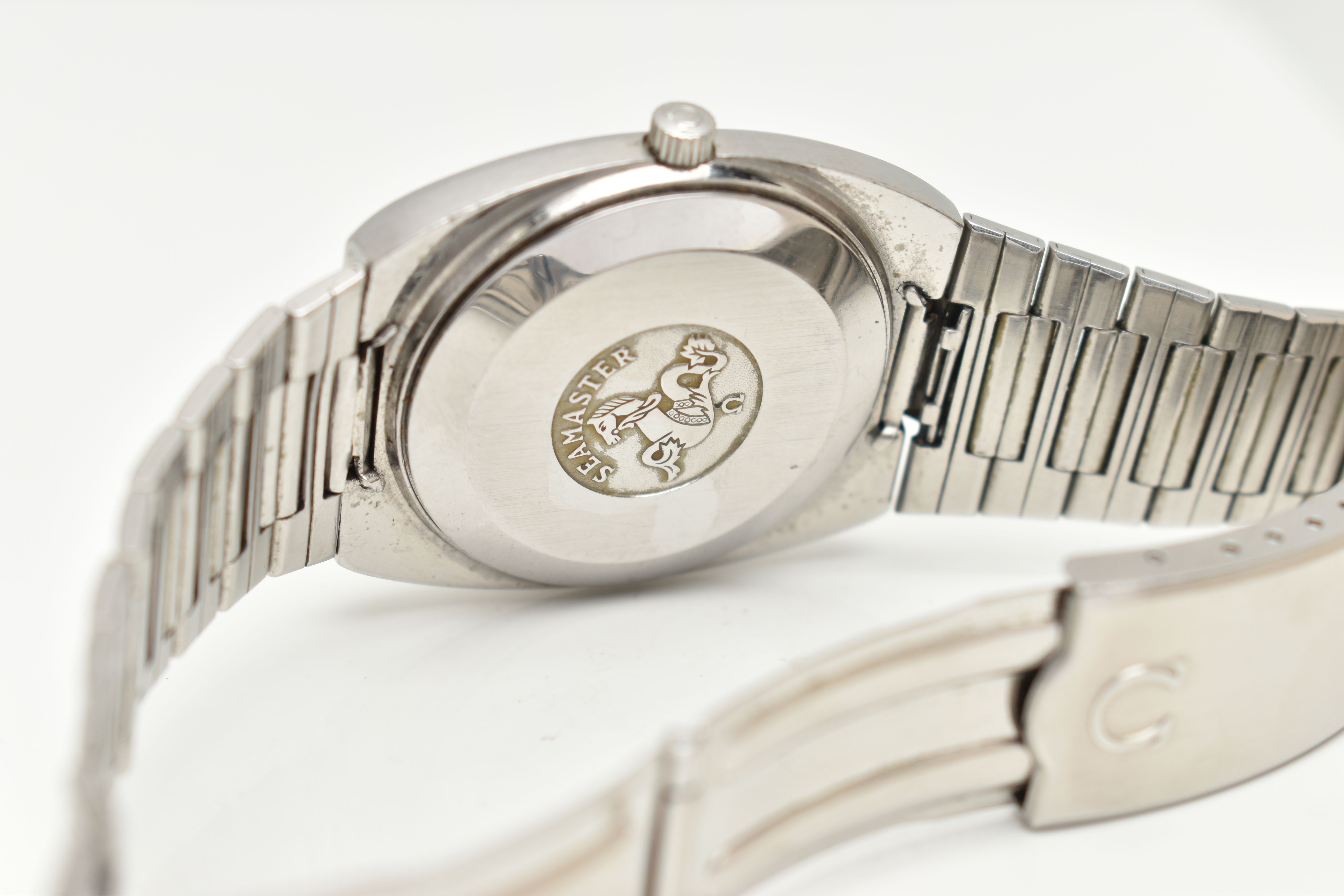 AN 'OMEGA' SEAMASTER WRISTWATCH, automatic movement, round silver tone dial signed 'Omega - Image 5 of 7