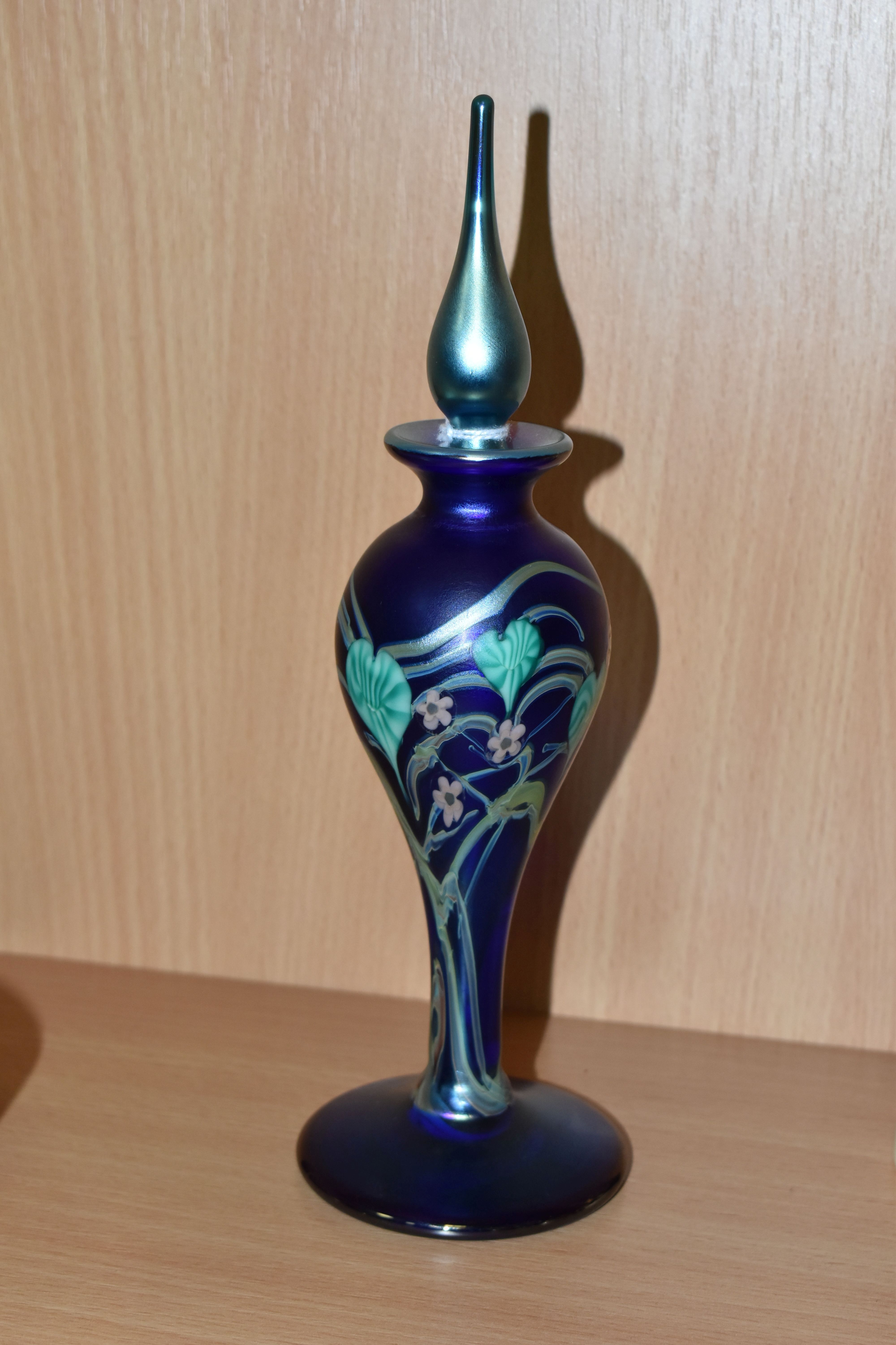 AN OKRA LIMITED EDITION SCENT BOTTLE, in the Viola pattern, with stopper, signed by Richard P - Image 2 of 4