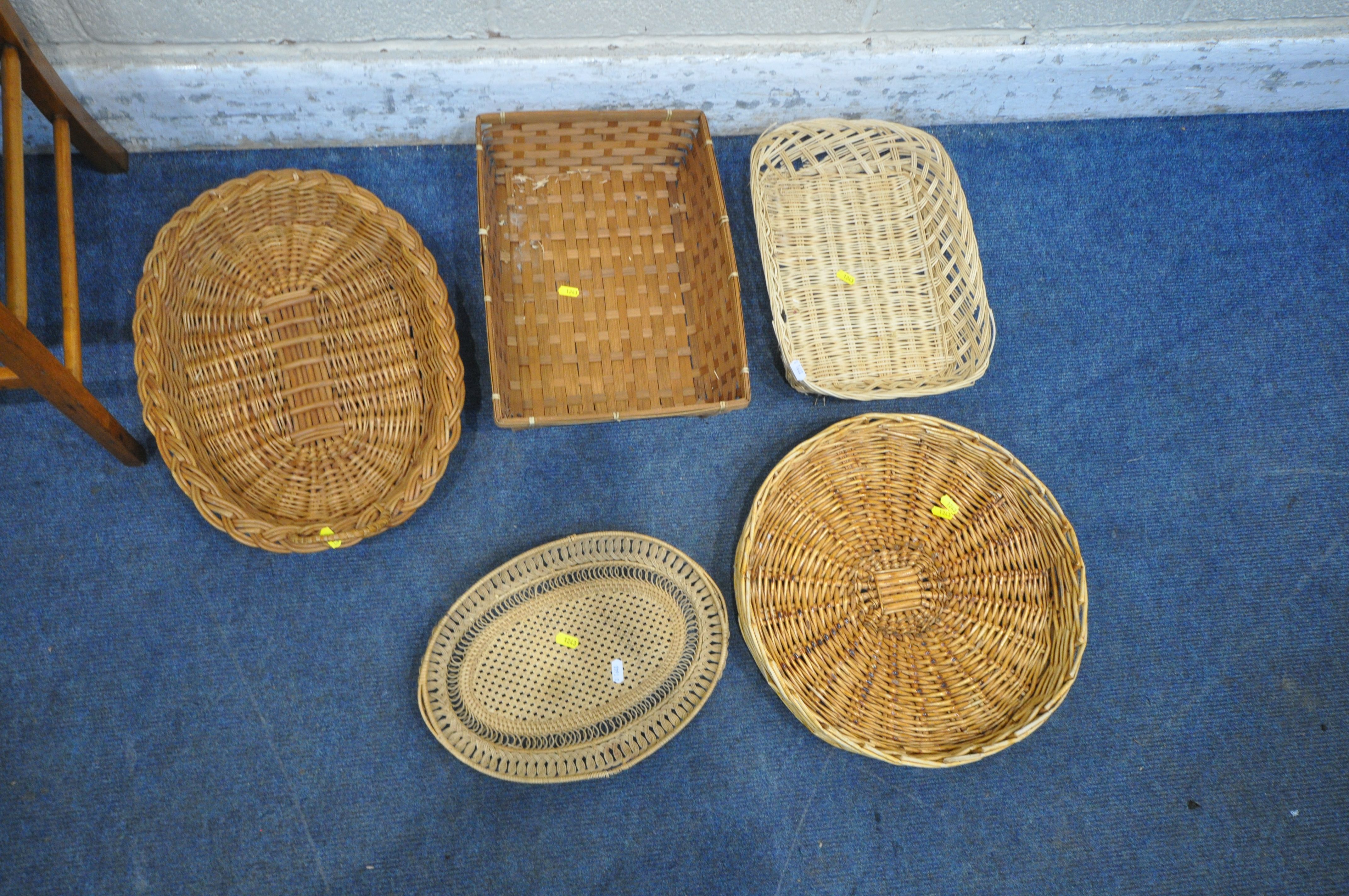 A 20TH CENTURY OAK BARLEY TWIST OCCASIONAL TABLE, width 58cm x depth 43cm x height 73cm, a rush - Image 3 of 4