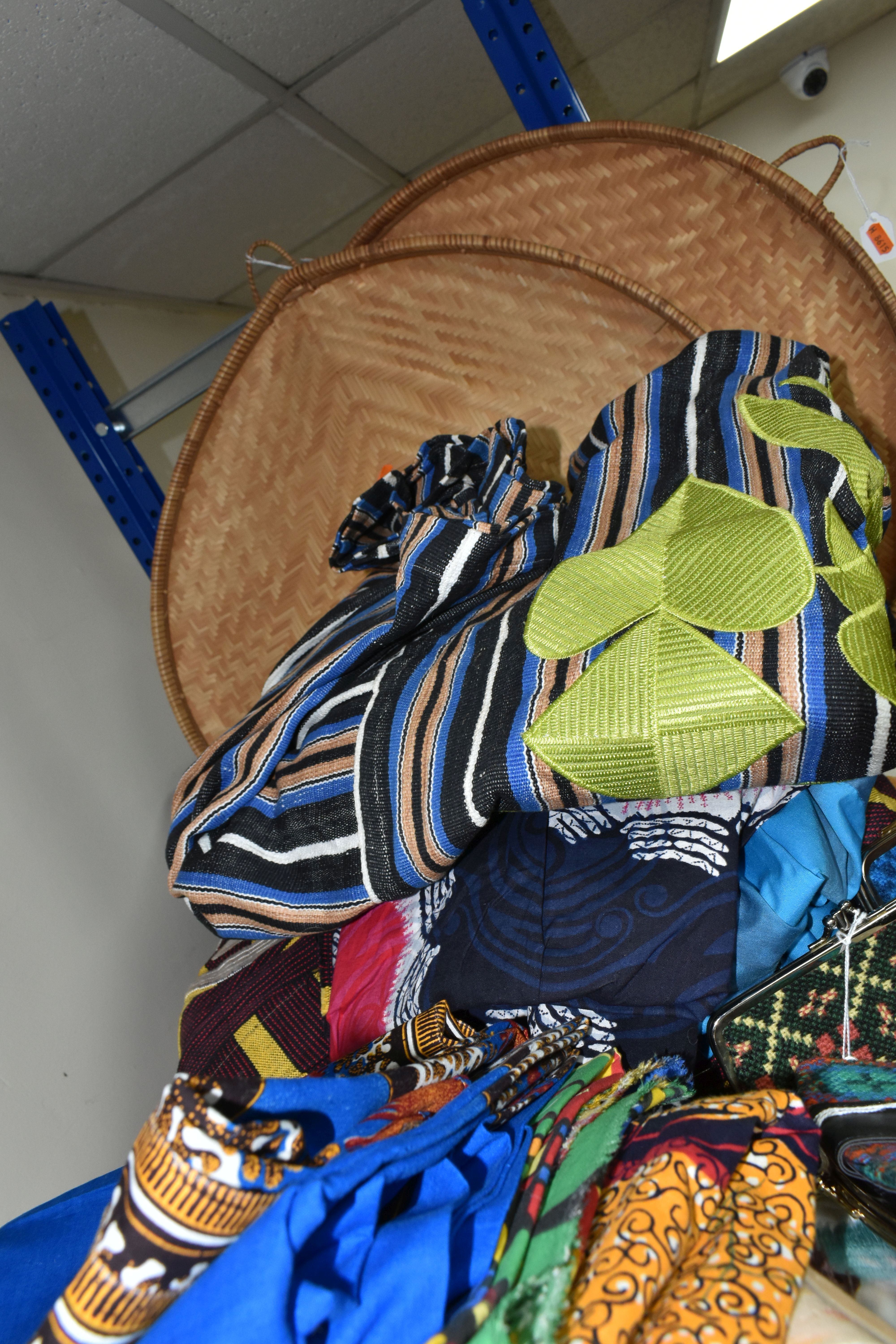 A QUANTITY OF LIBERIAN AND SIMILAR TEXTILES, to include eight kaftans, two large Palm baskets, a - Image 4 of 4