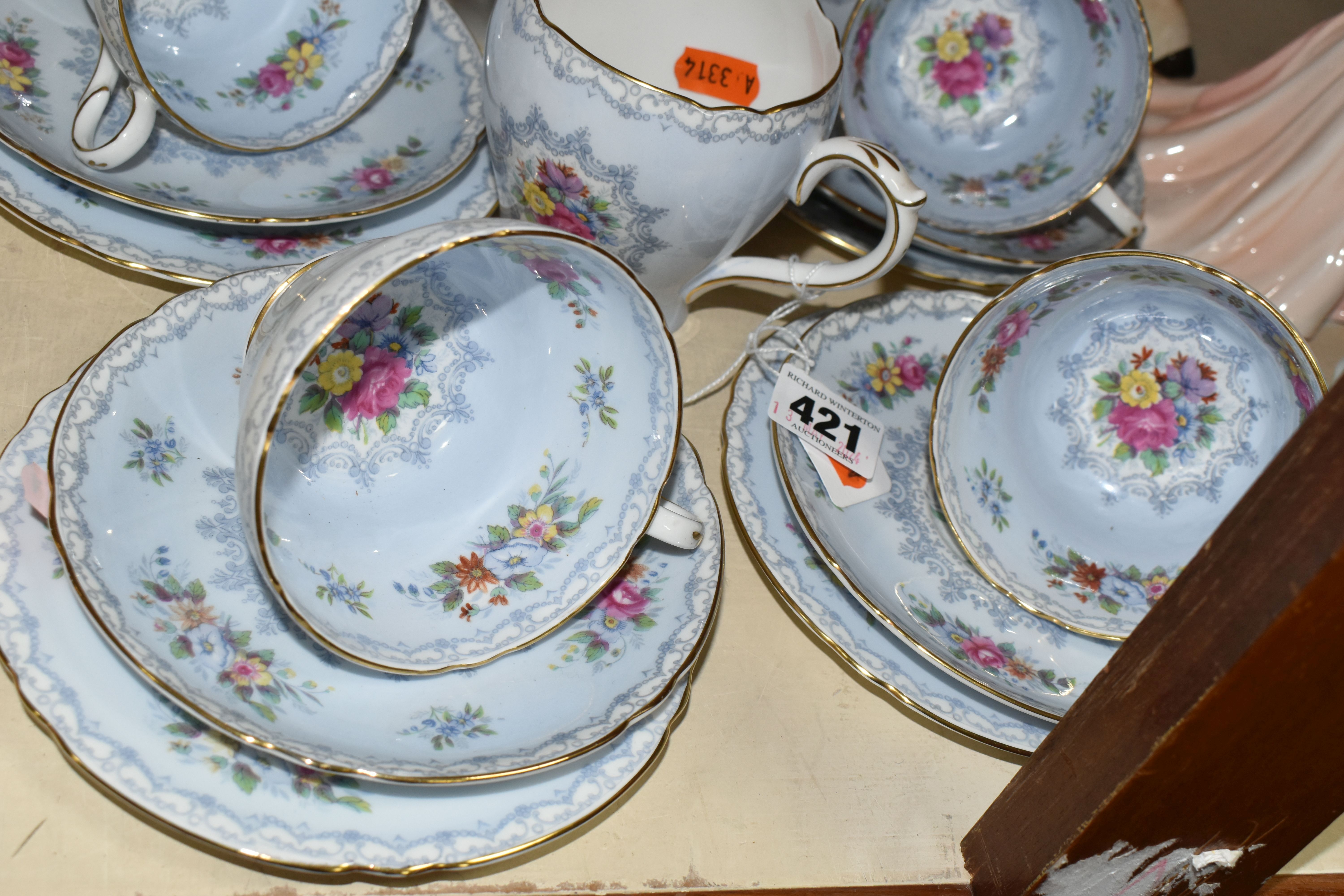 A SHELLEY 'CROCHET' PATTERN TWENTY PIECE TEA SET, comprising six tea cups, six saucers, six tea - Image 2 of 5