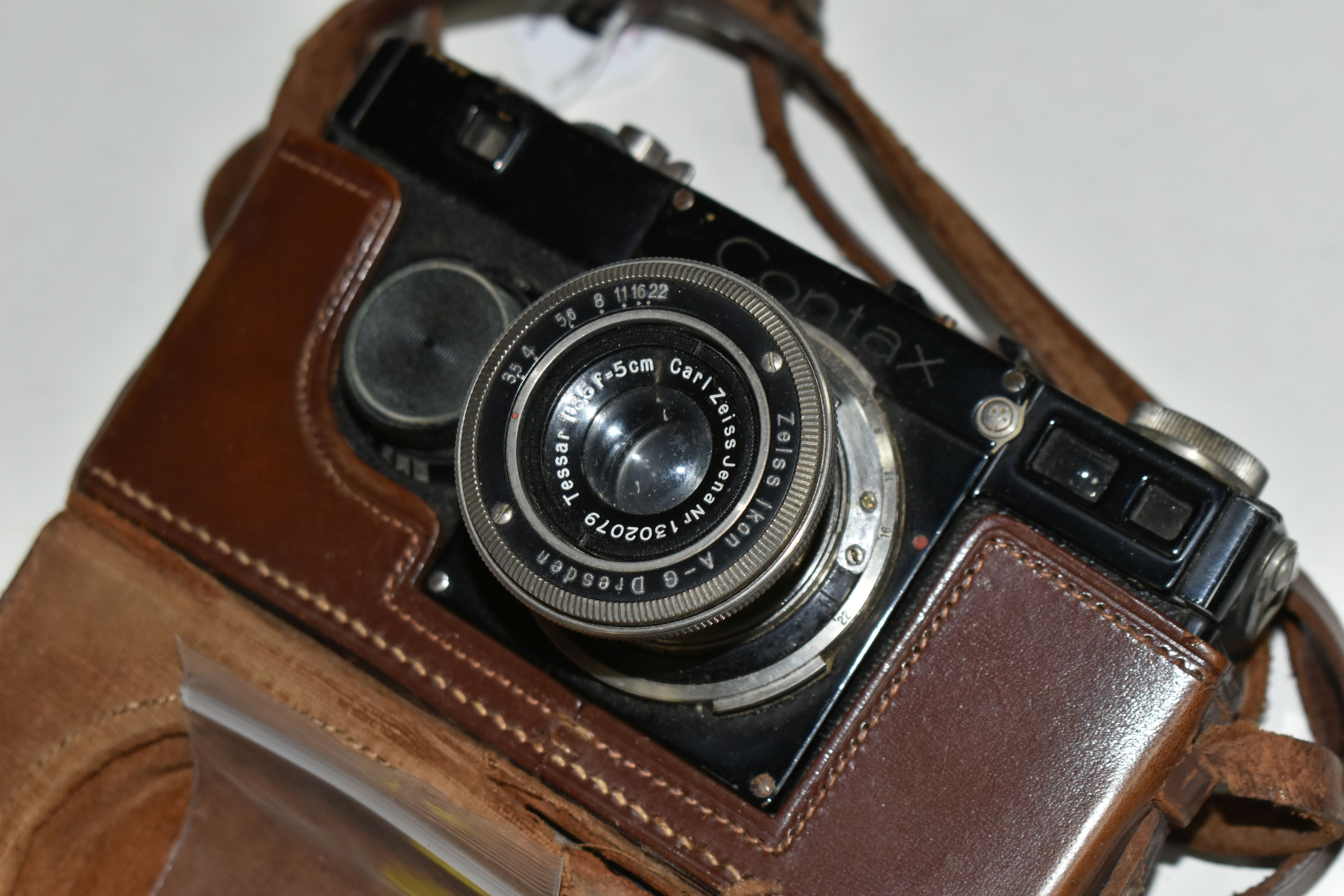 A ZEISS IKON CONTAX 1 FILM CAMERA, together with a Zeiss Ikon Jena 5cm f3.5 lens and leather case, - Image 2 of 5