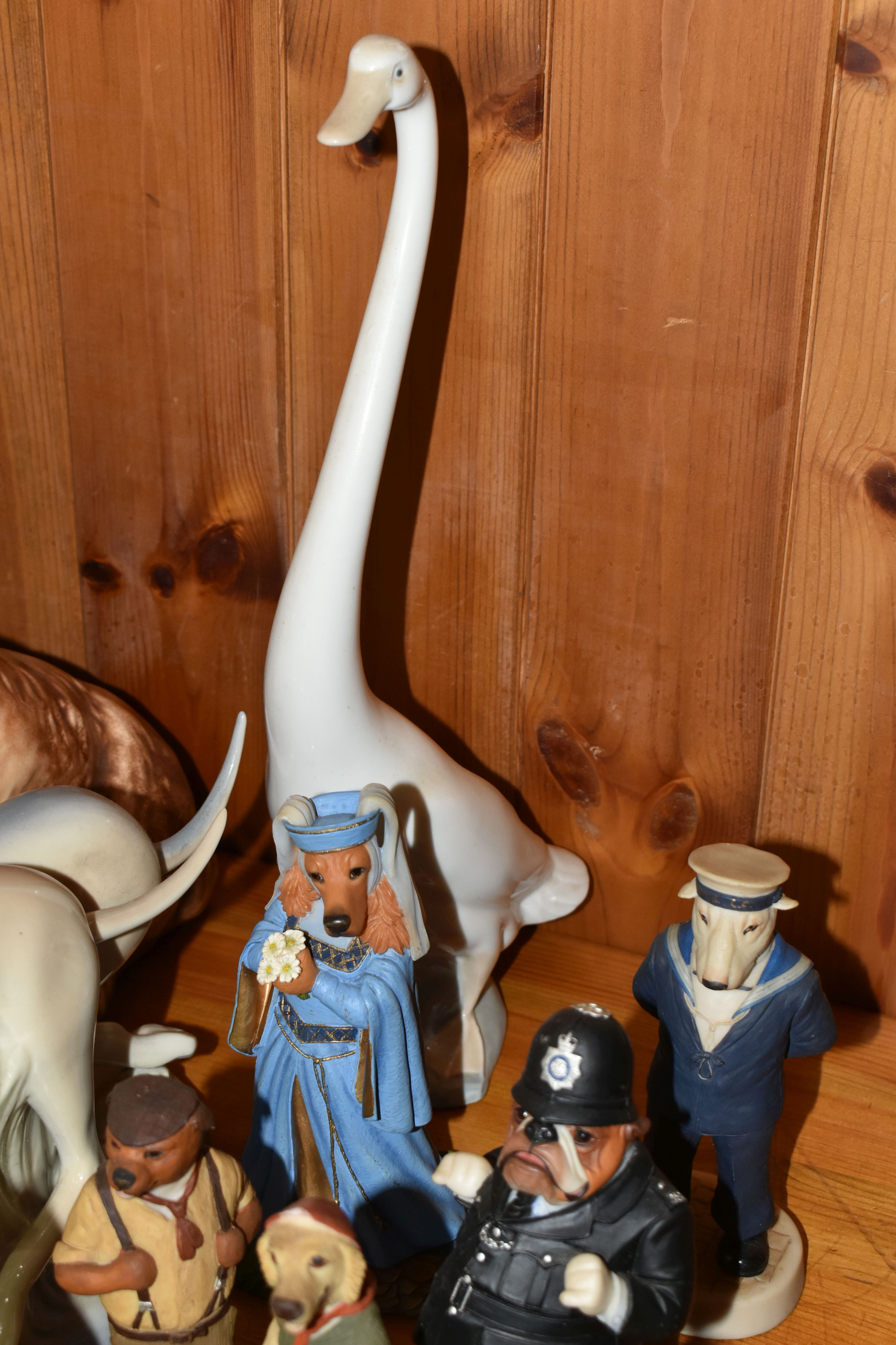 A GROUP OF ANIMAL THEMED ORNAMENTS, comprising Royal Doulton and Robert Harrop 'Country Companions', - Image 4 of 6