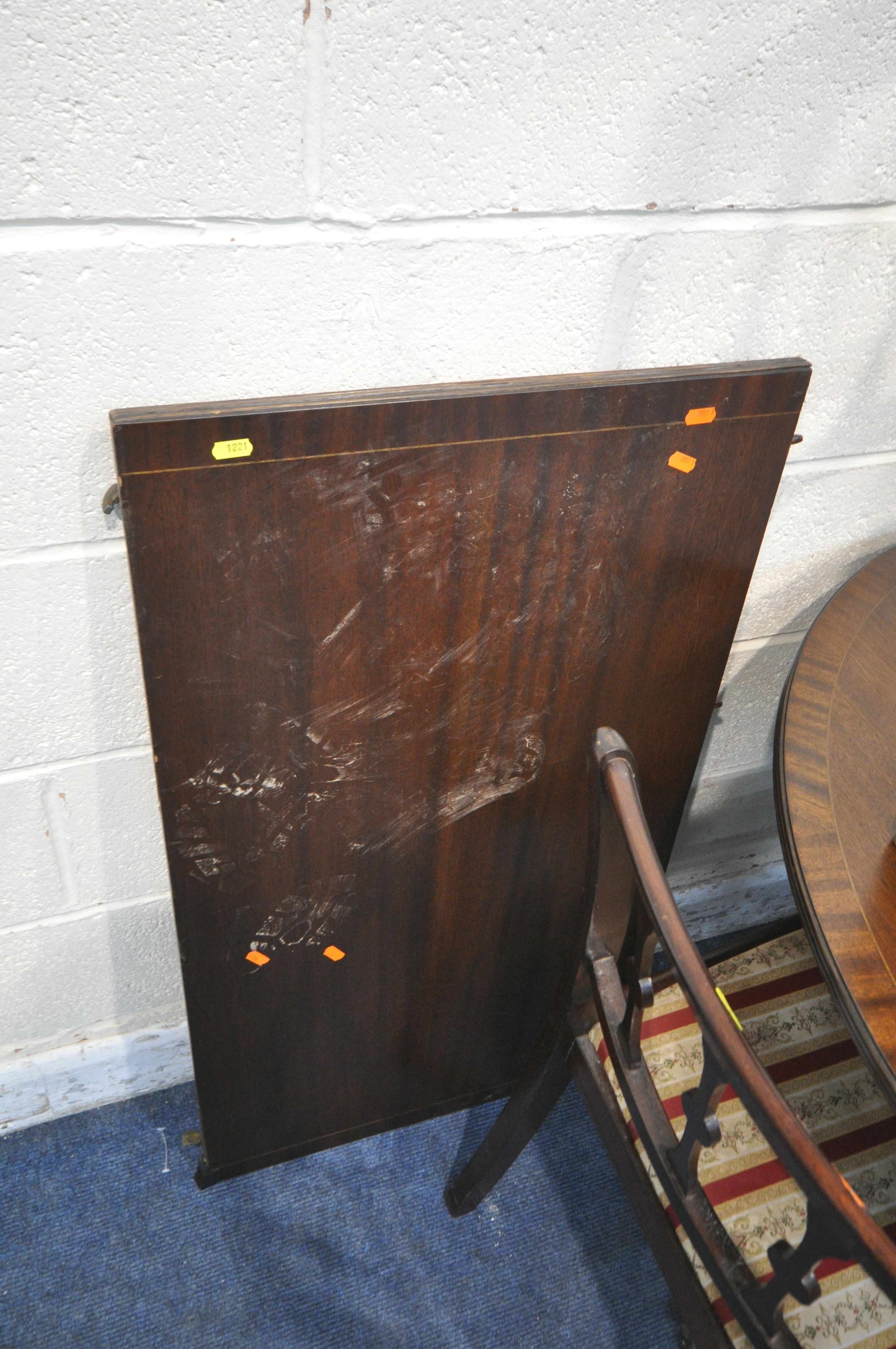 A 20TH CENTURY MAHOGANY OVAL TWIN PEDESTAL DINING TABLE, with an additional leaf, length 161cm x - Image 3 of 4