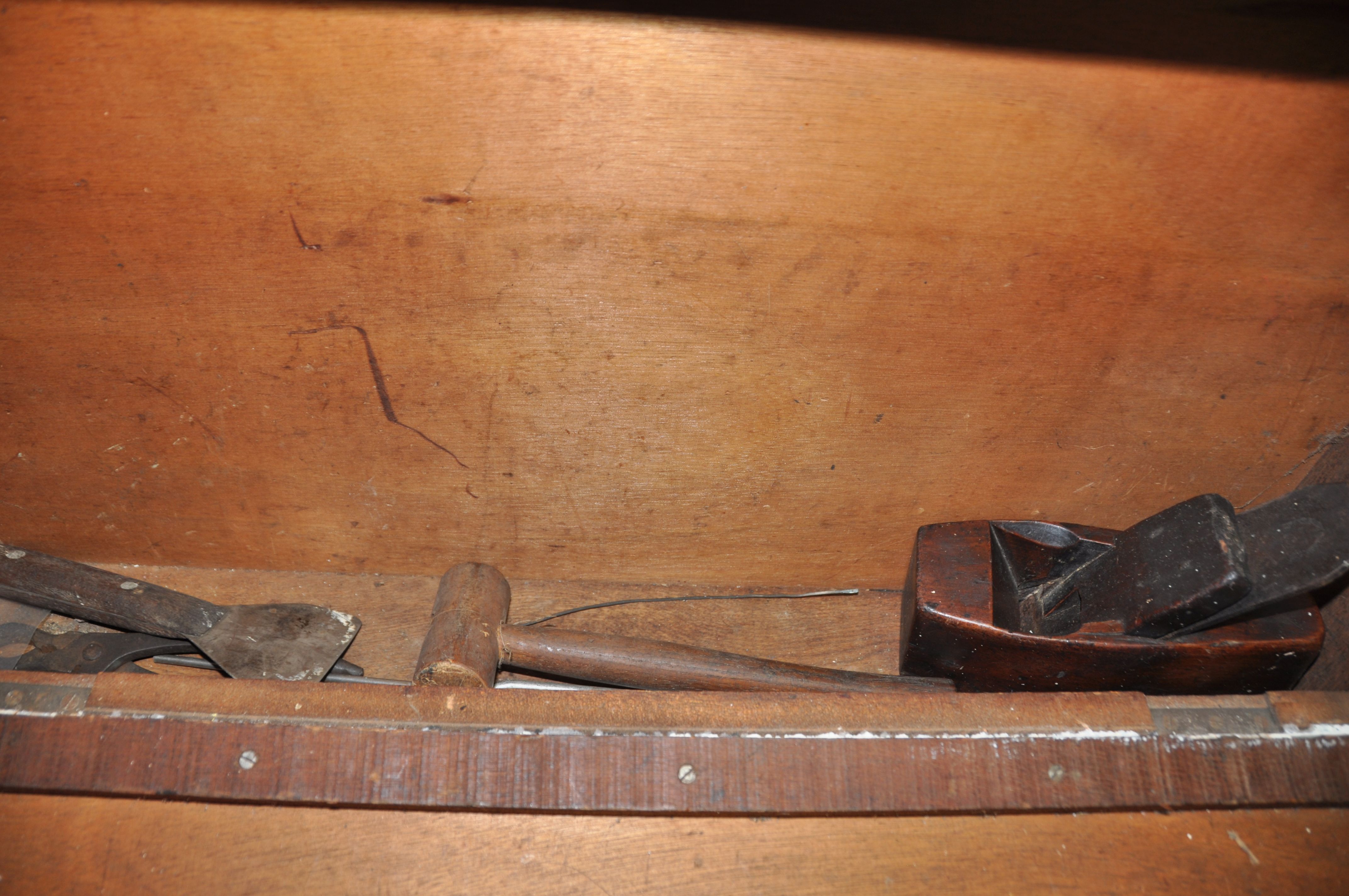TWO WOODEN CARPENTERS TOOLBOXES CONTAINING TOOLS including a boxed saw, toolmakers clamps, files, - Image 3 of 6
