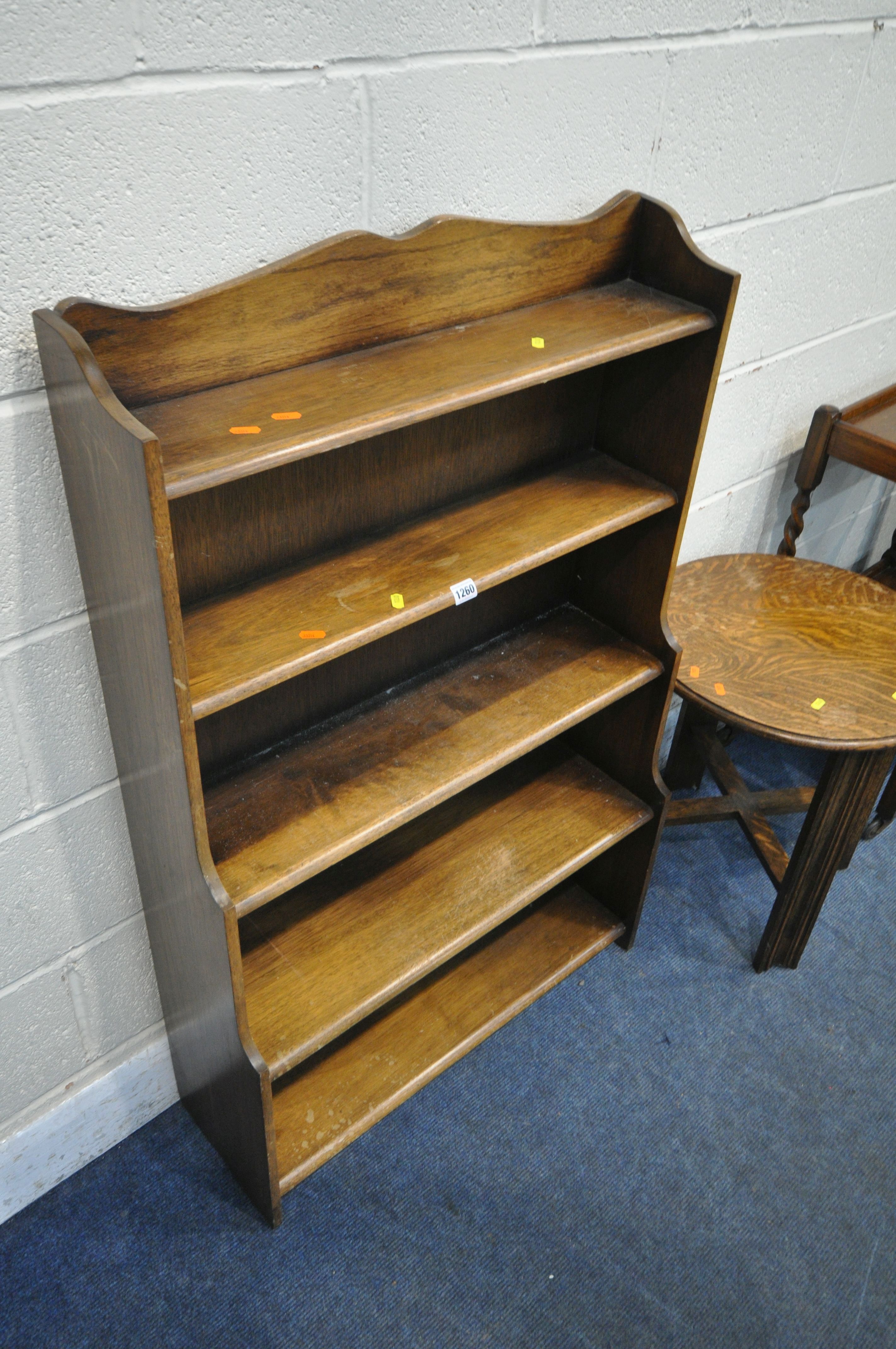 A SELECTION OF EARLY 20TH CENTURY OAK OCCASIONAL FURNITURE, to include a five tier waterfall open - Image 2 of 4