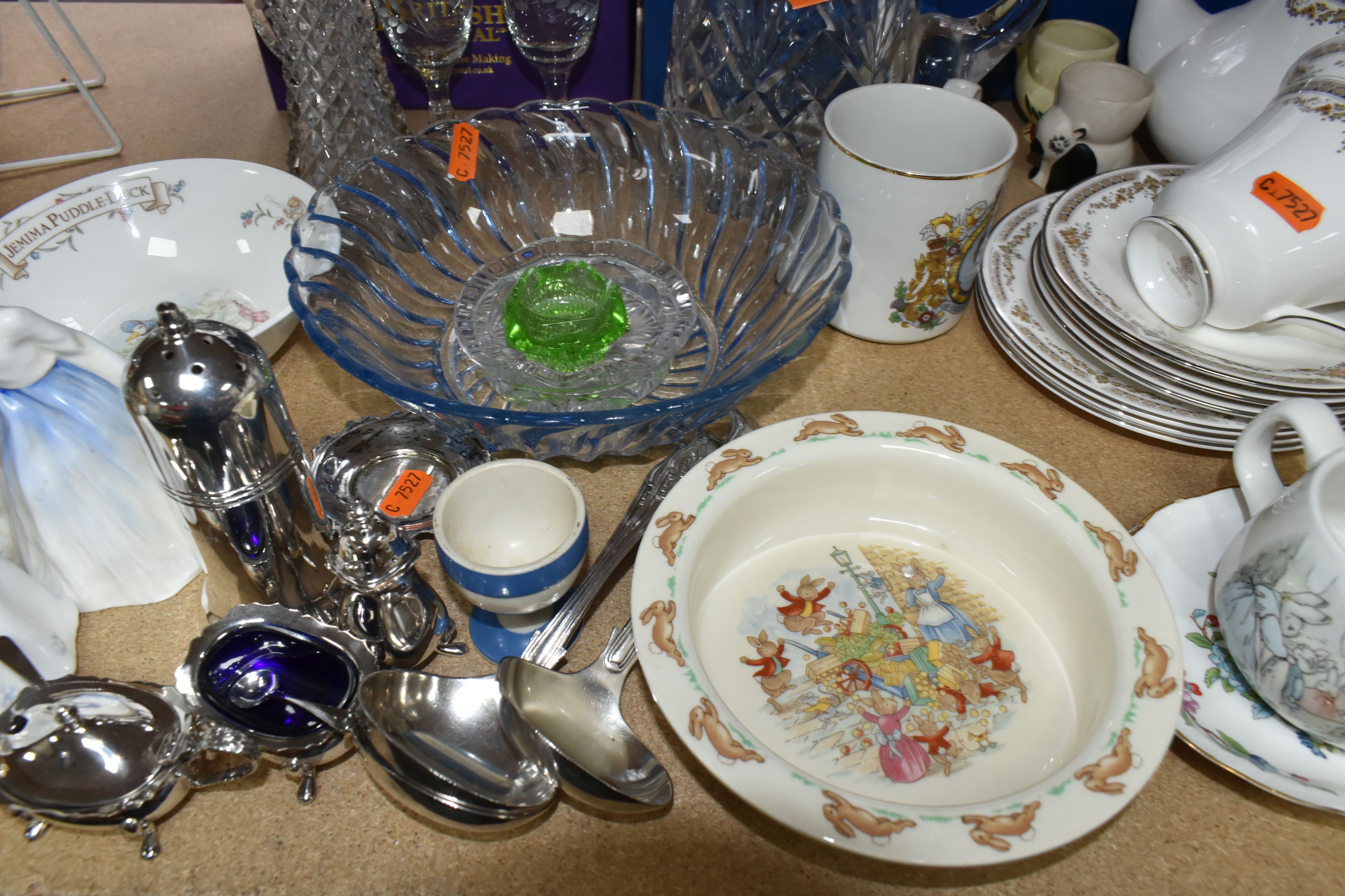 A GROUP OF ROYAL DOULTON 'REPTON' PATTERN DINNERWARE AND BOXED TUTBURY CRYSTAL, comprising six - Image 3 of 8