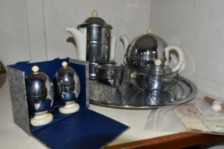 VINTAGE HEATMASTER TEA AND COFFEE POTS ETC, comprising a coffee pot, teapot, covered sugar bowl, and