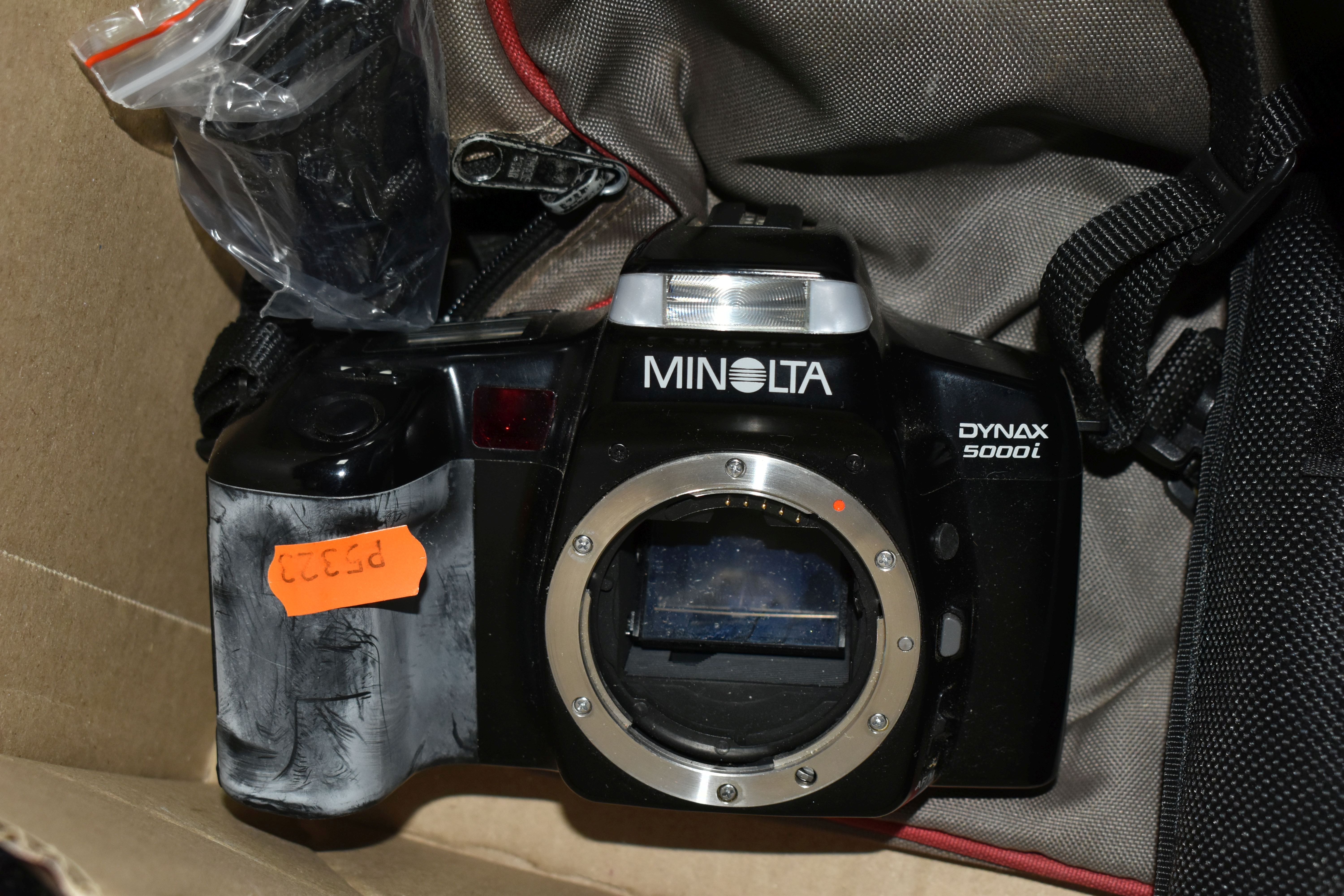 CAMERAS AND BINOCULARS ETC, comprising a Minolta Dynax 5000i SLR camera body, Zenit 11 35mm film SLR - Image 2 of 4