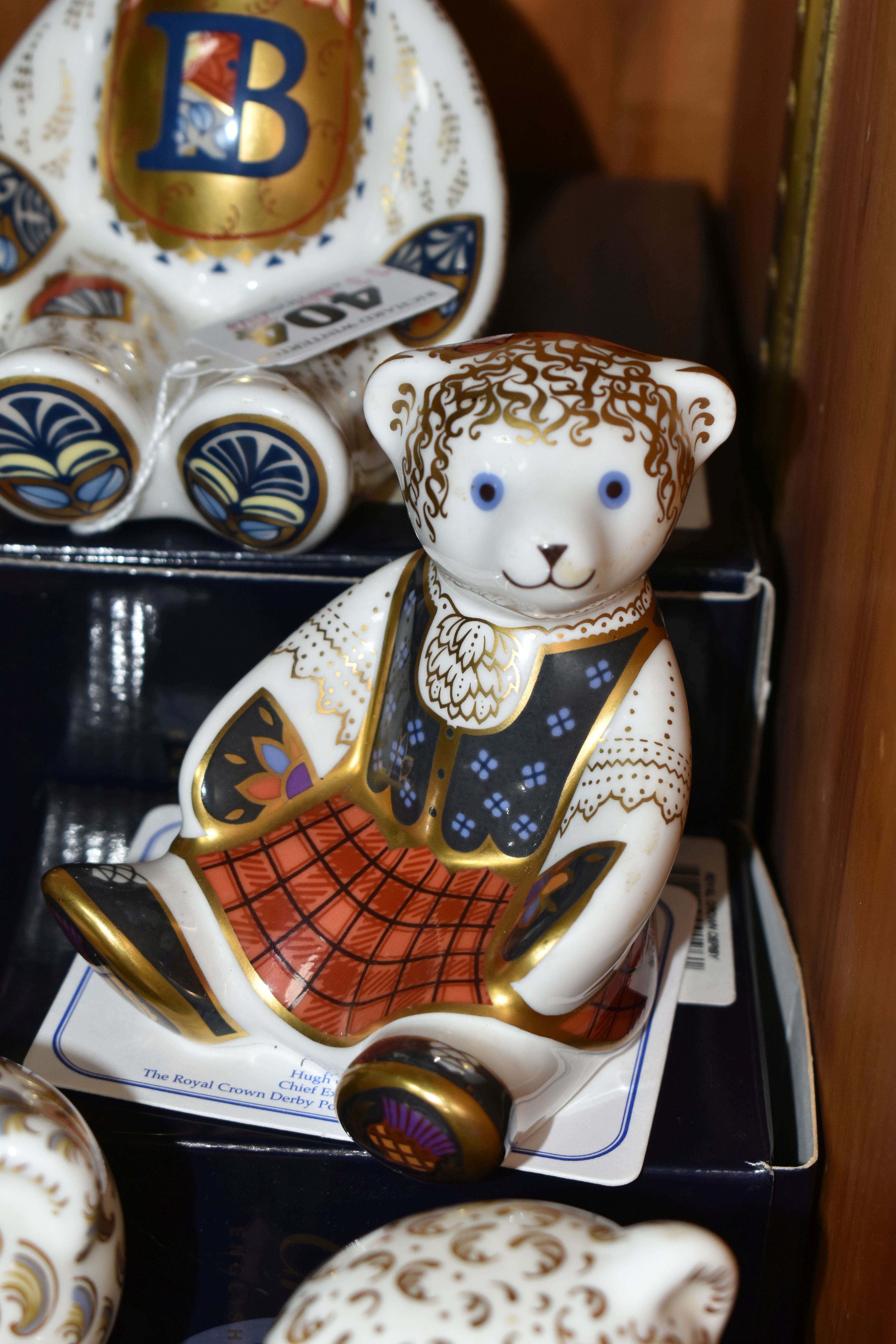 FIVE ROYAL CROWN DERBY IMARI PAPERWEIGHTS, comprising 'Drummer Bear' introduced 1998-2004, gold - Image 4 of 7