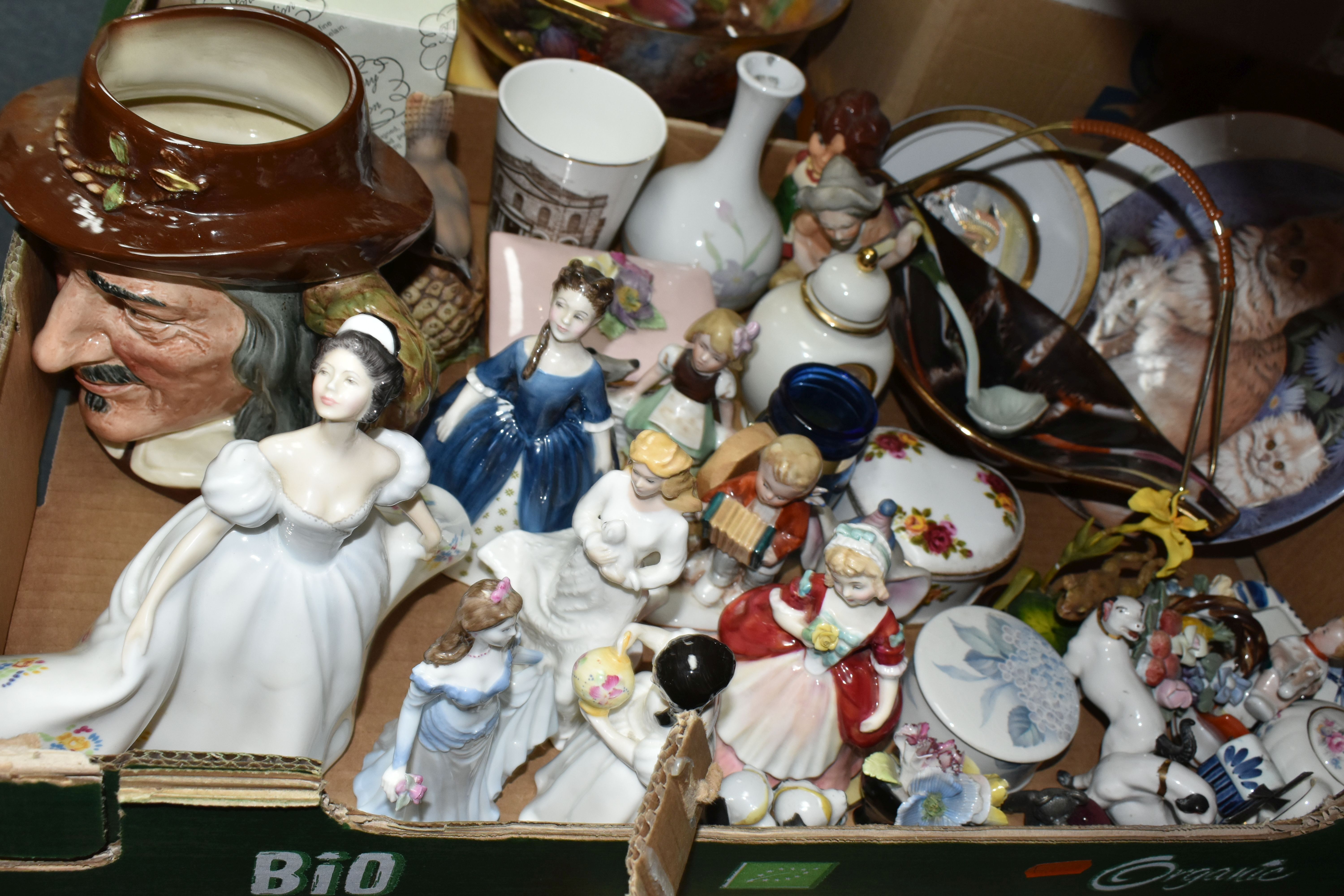 FOUR BOXES OF CERAMIC ORNAMENTS AND GLASSWARE INCLUDING ROYAL DOULTON, COALPORT, AND ROYAL WESSEX - Bild 8 aus 14