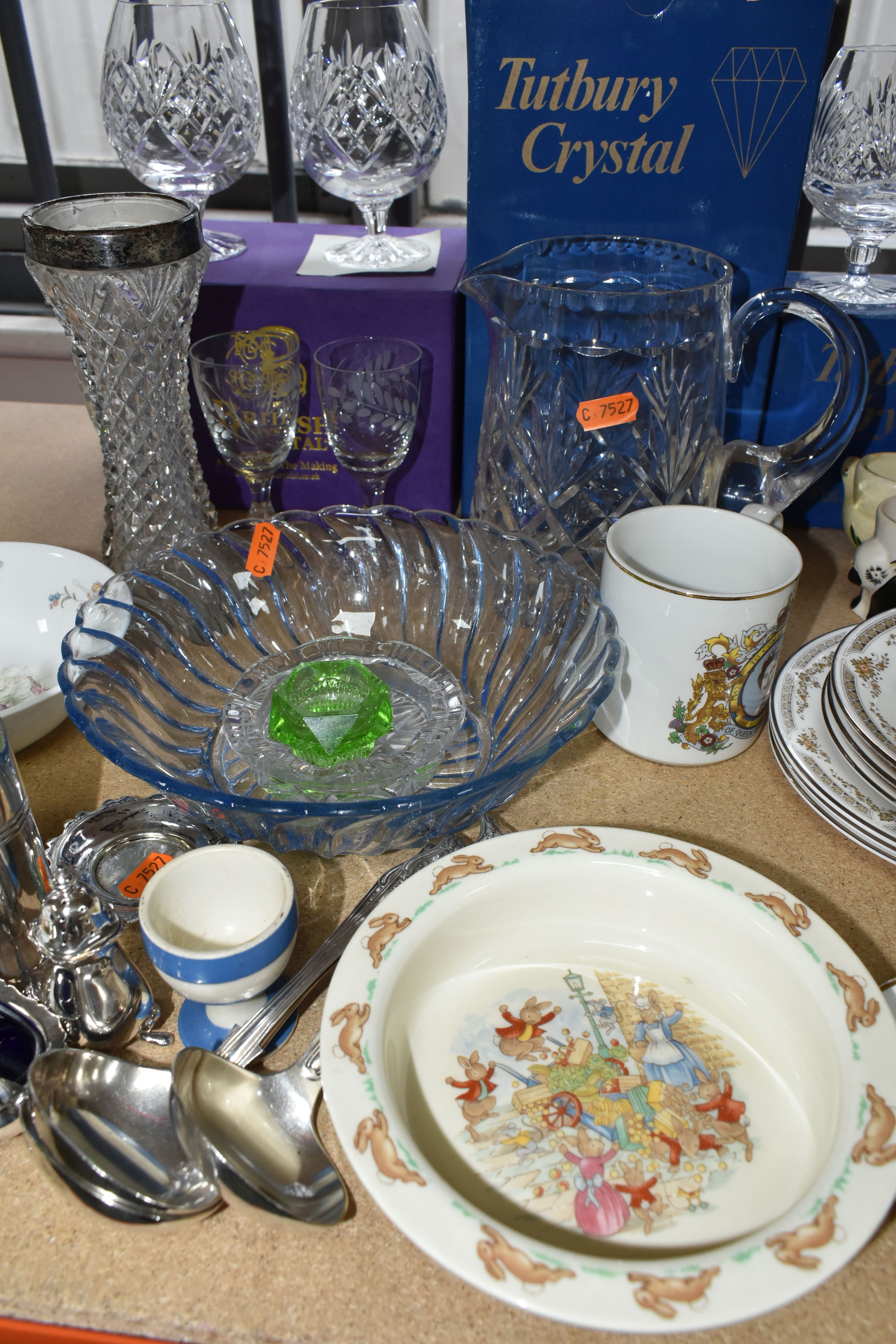 A GROUP OF ROYAL DOULTON 'REPTON' PATTERN DINNERWARE AND BOXED TUTBURY CRYSTAL, comprising six - Image 7 of 8