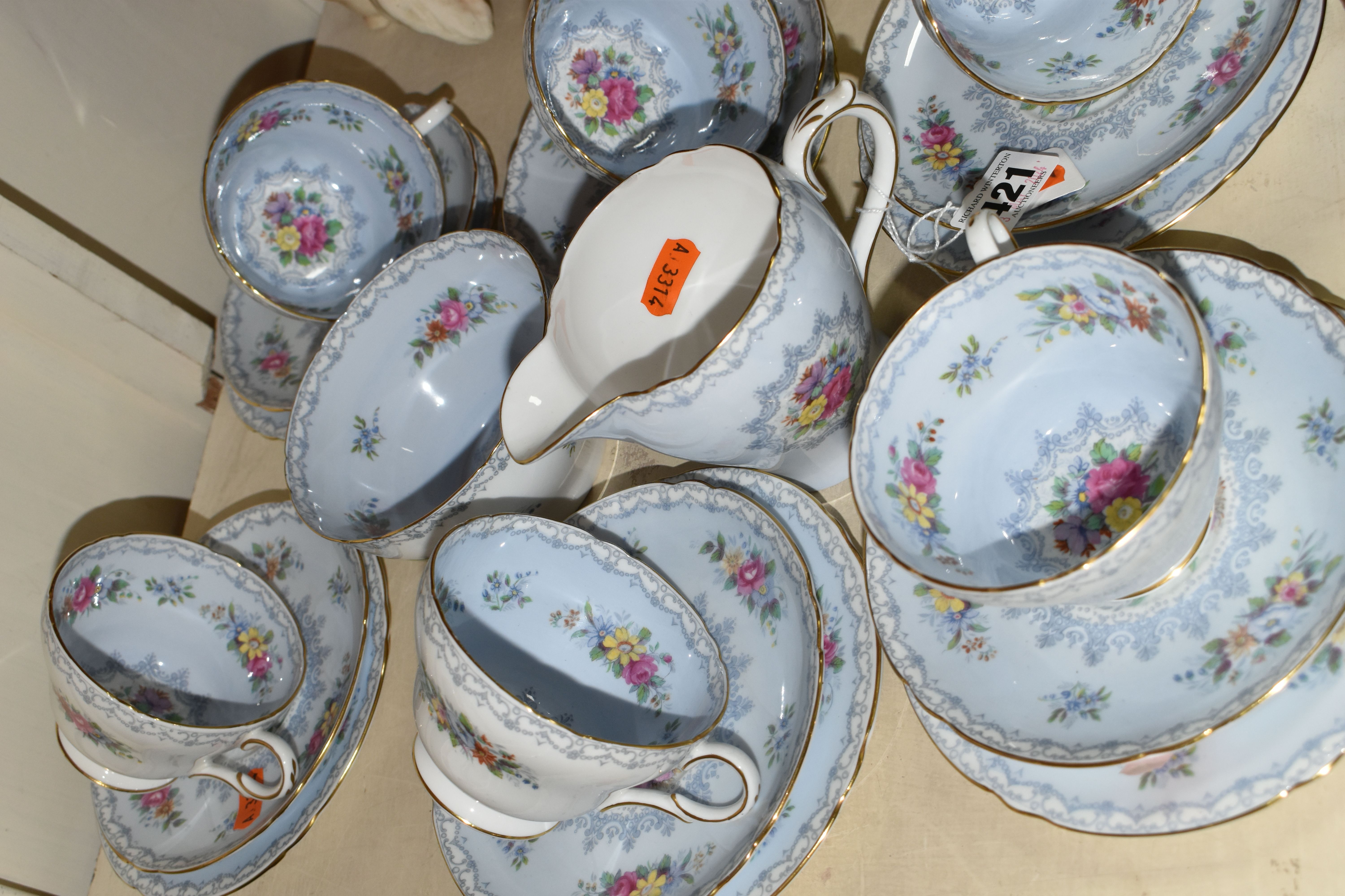 A SHELLEY 'CROCHET' PATTERN TWENTY PIECE TEA SET, comprising six tea cups, six saucers, six tea - Image 4 of 5