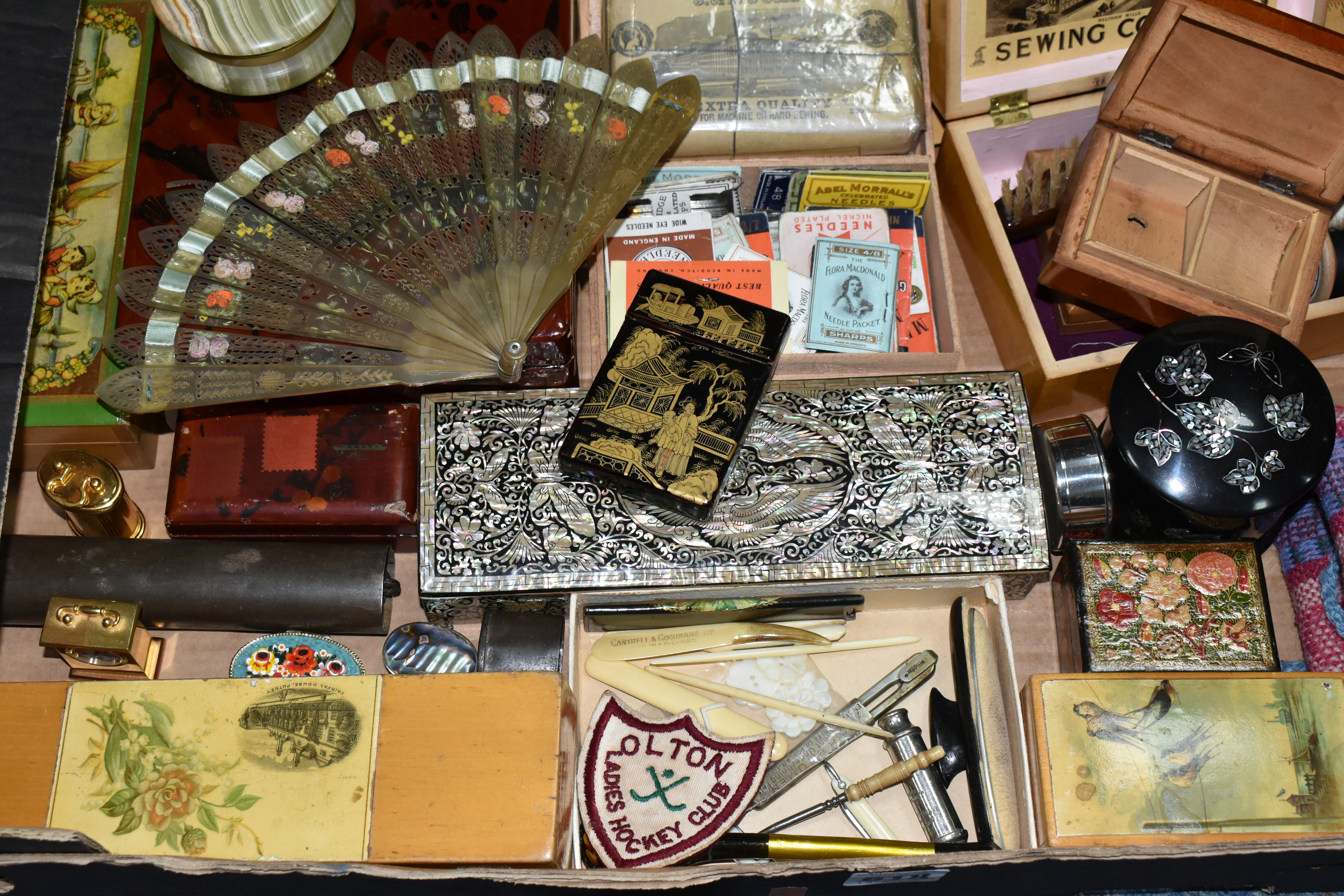 A BOX OF VICTORIAN AND LATER BOXES AND COLLECTABLES, including a sealed pack of J & P Coats cable - Image 5 of 6