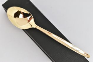 AN 18CT GOLD TABLESPOON, polished design, engraved 'Lloyd', hallmarked 18ct Birmingham, makers