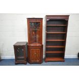 A MAHOGANY OPEN BOOKCASE, with five shelves, width 86cm x depth 31cm x height 191cm, a Beresford and