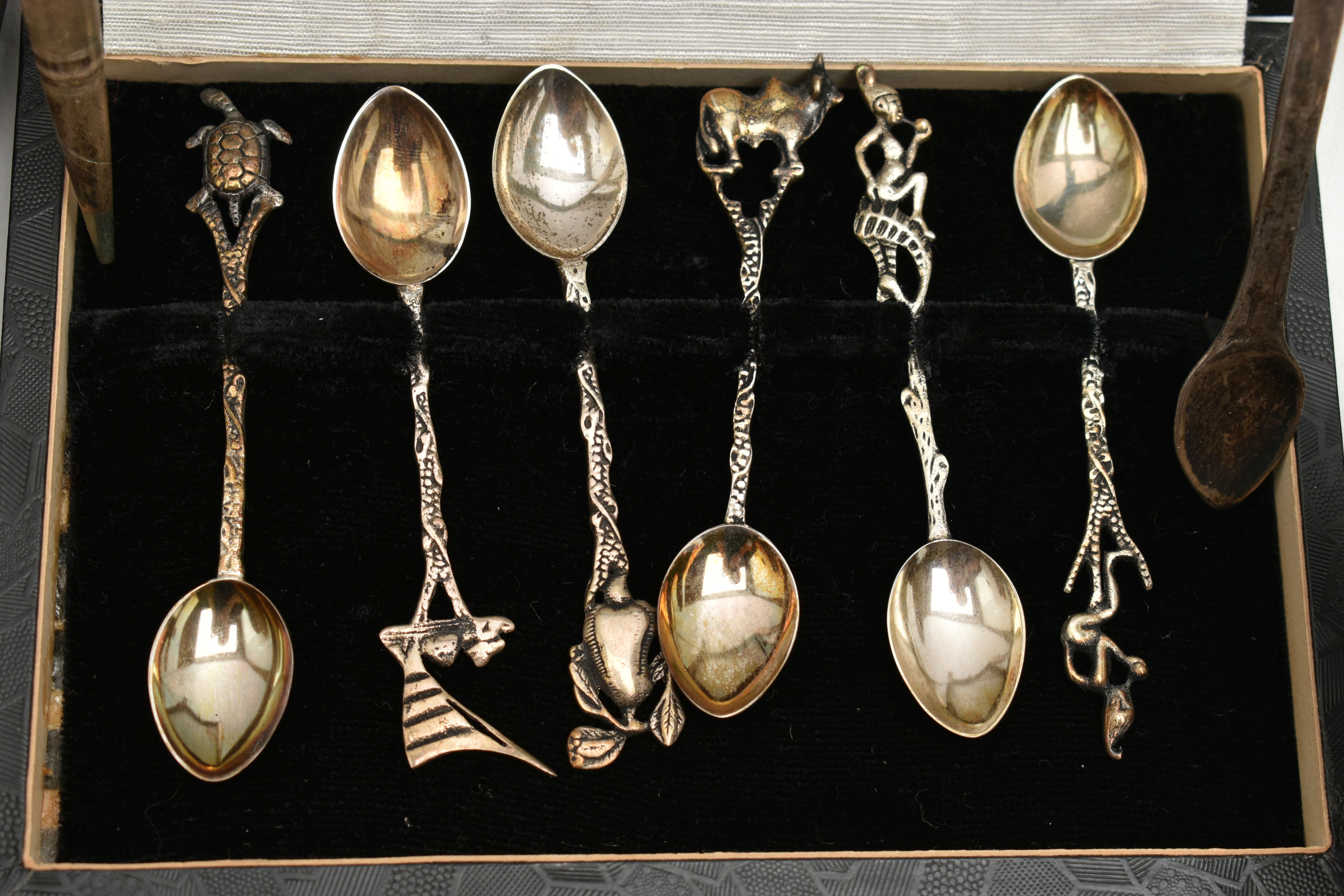 A BOX OF ASSORTED SILVER AND WHITE METAL WARE, to include a silver hammer effect hand held vanity - Image 5 of 11