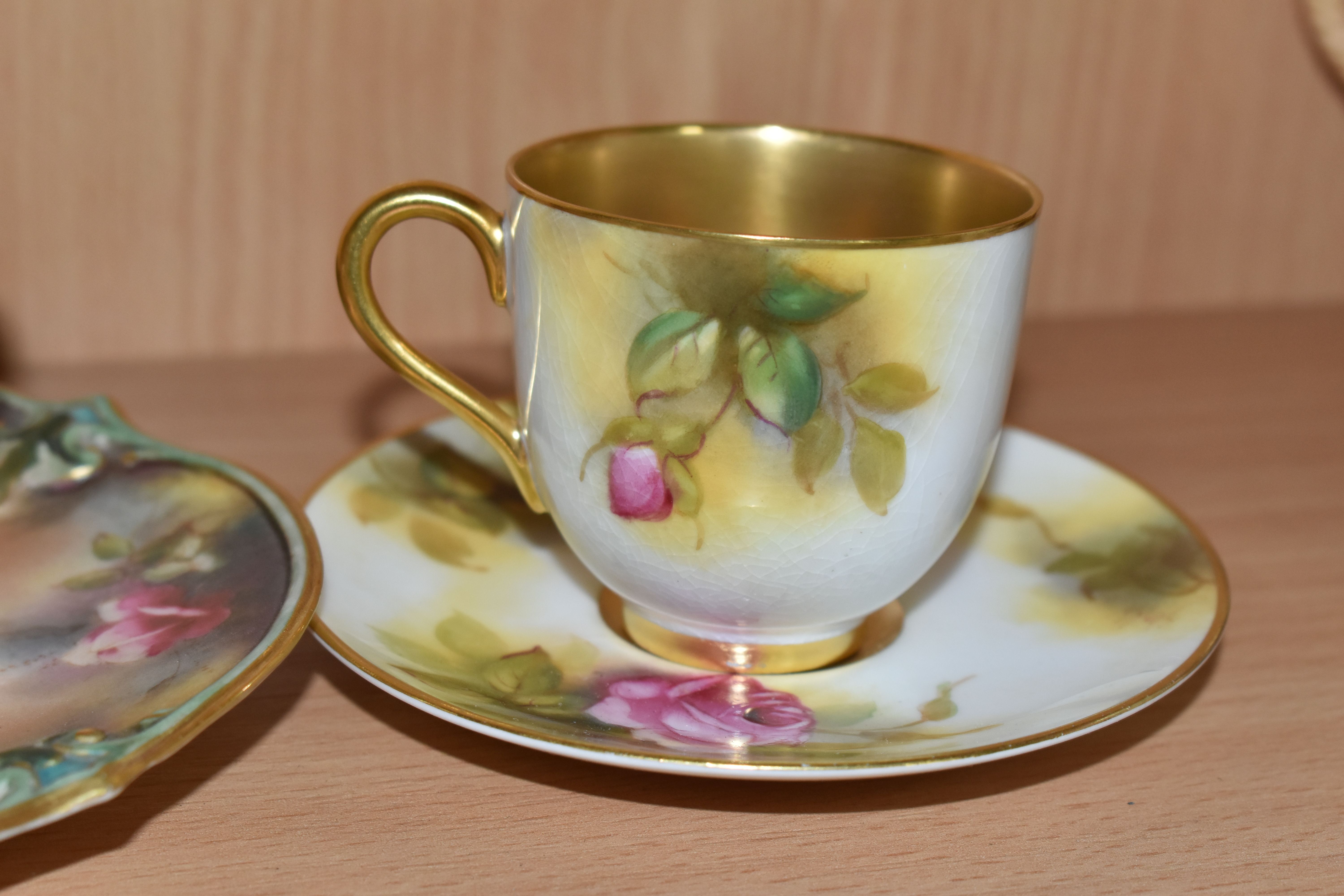 A ROYAL WORCESTER CABINET CUP AND SAUCER, WITH A JAMES HADLEY & SONS TEACUP AND SAUCER, comprising a - Image 5 of 7