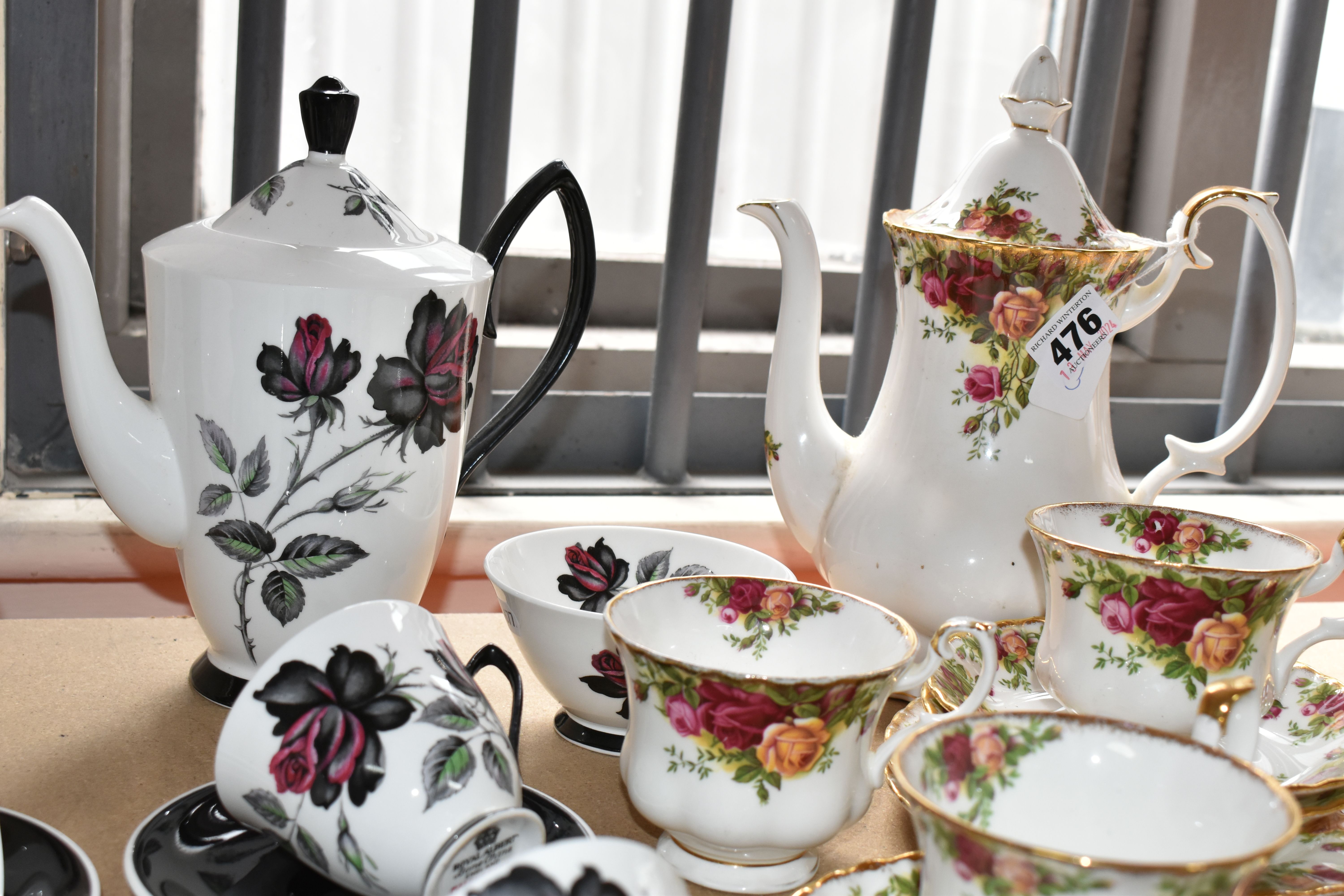 TWO ROYAL ALBERT PORCELAIN PART TEA SETS IN 'MASQUERADE' AND 'OLD COUNTRY ROSES' PATTERNS, including - Image 3 of 5